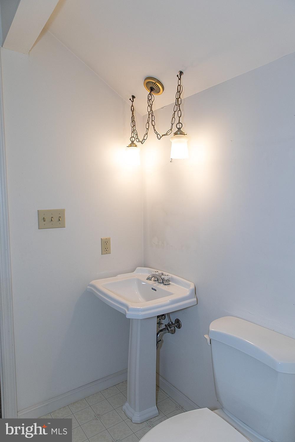 LEXINGTON MANOR - Residential