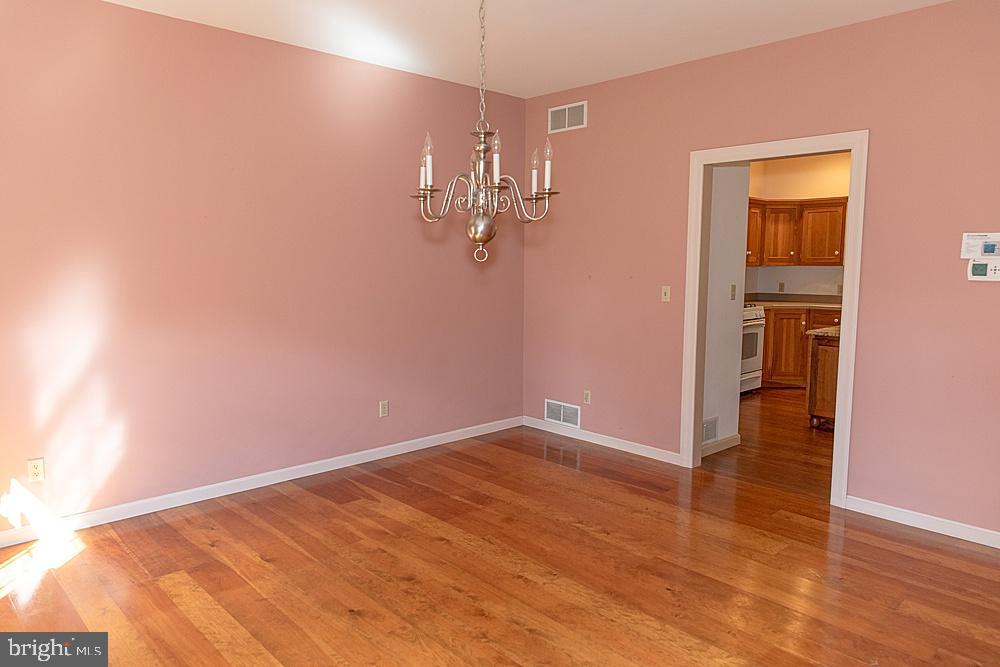 LEXINGTON MANOR - Residential