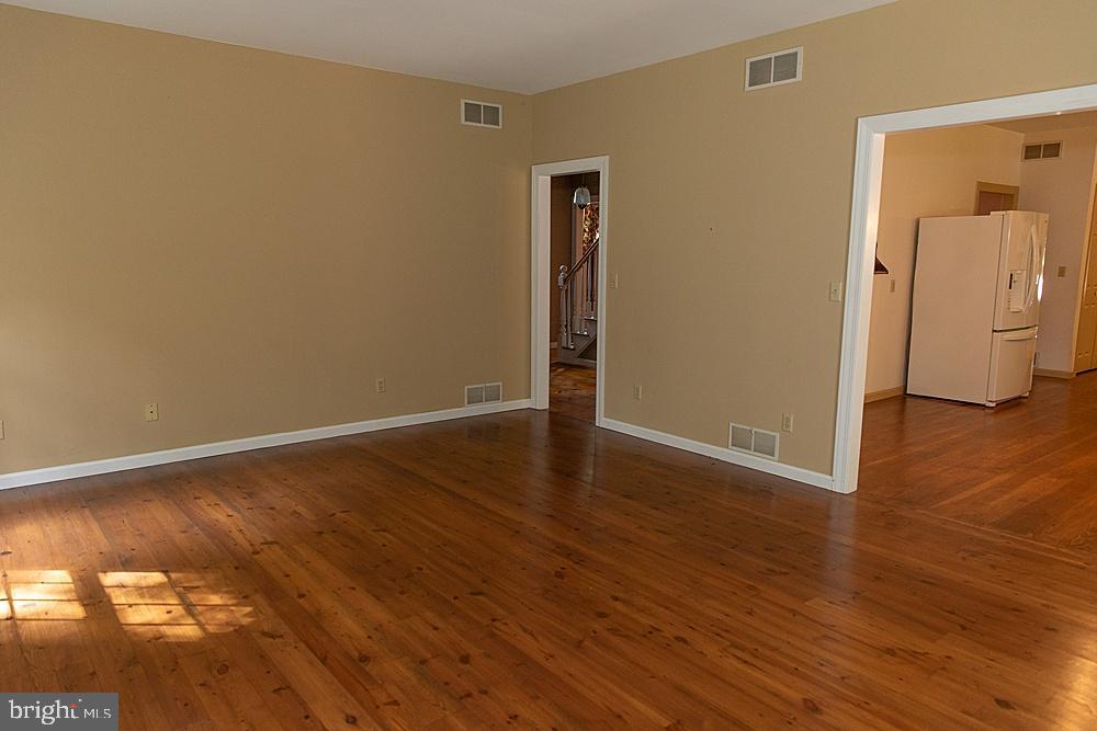 LEXINGTON MANOR - Residential