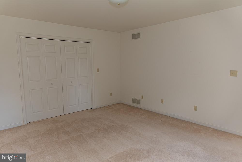 LEXINGTON MANOR - Residential