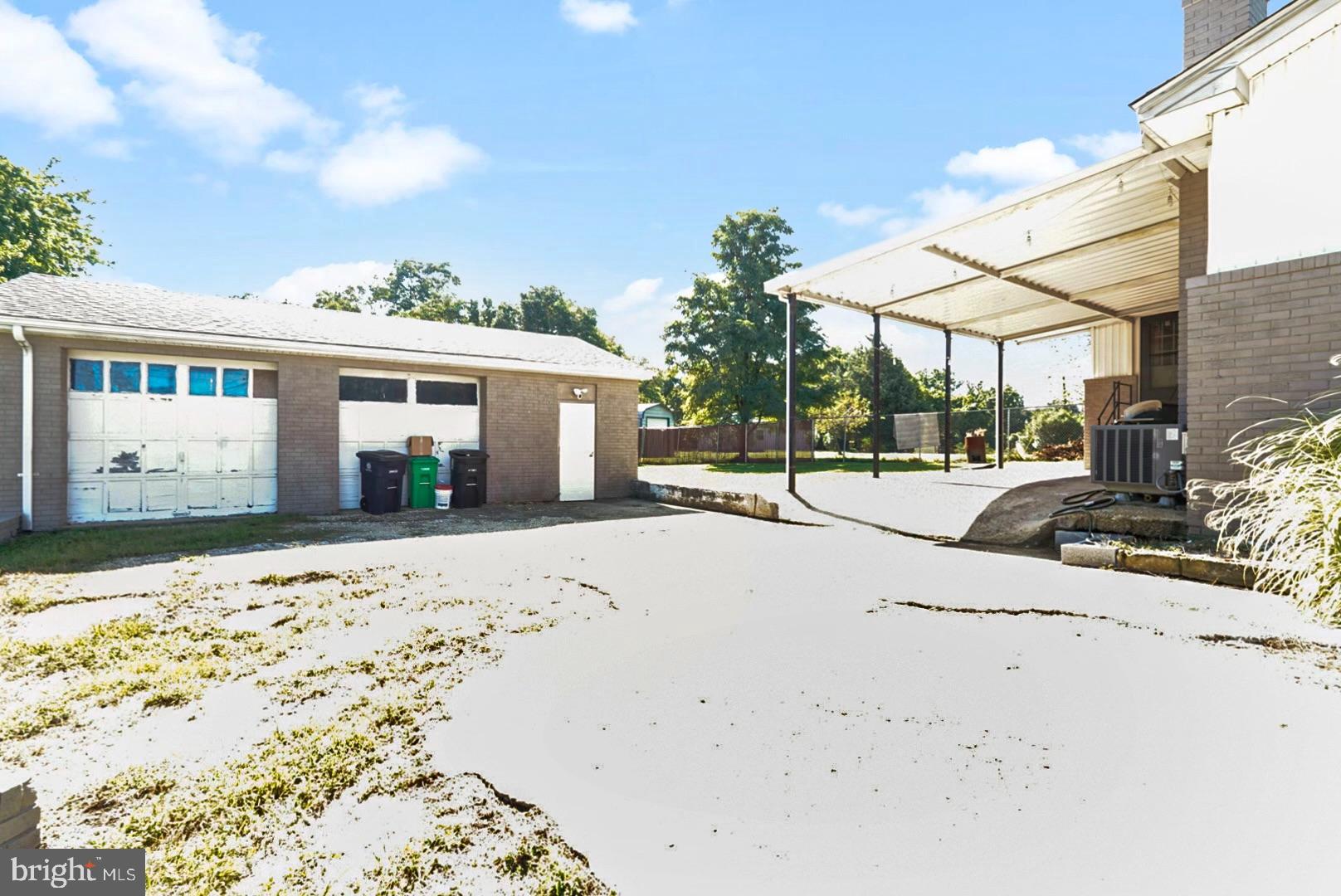 LAWRENCE C MOORE SUB - Residential Lease