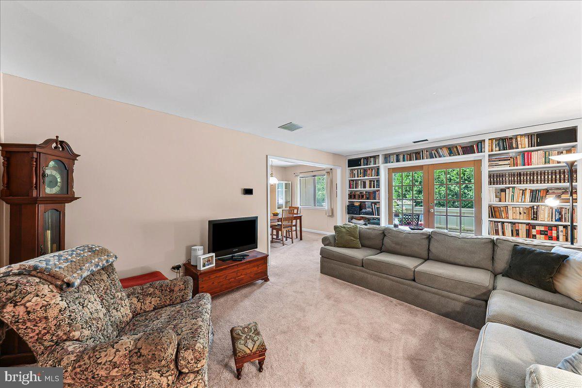 BRINTON WOODS - Residential