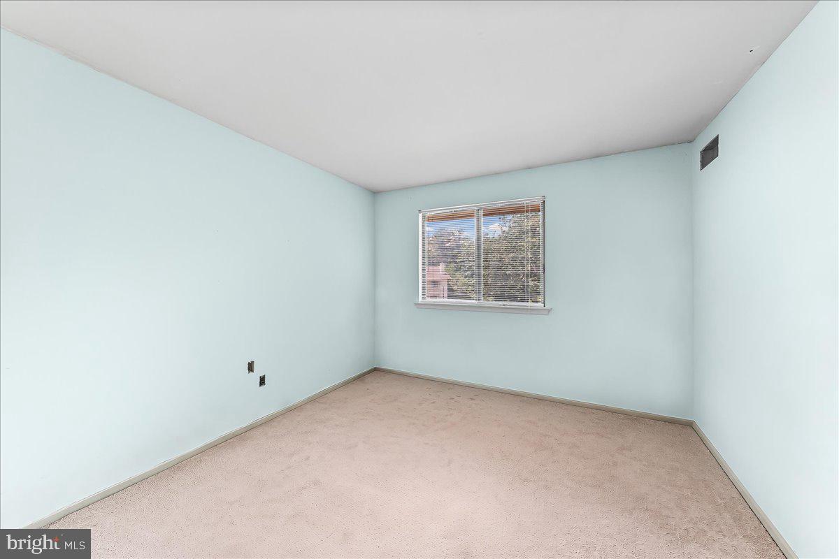 BRINTON WOODS - Residential