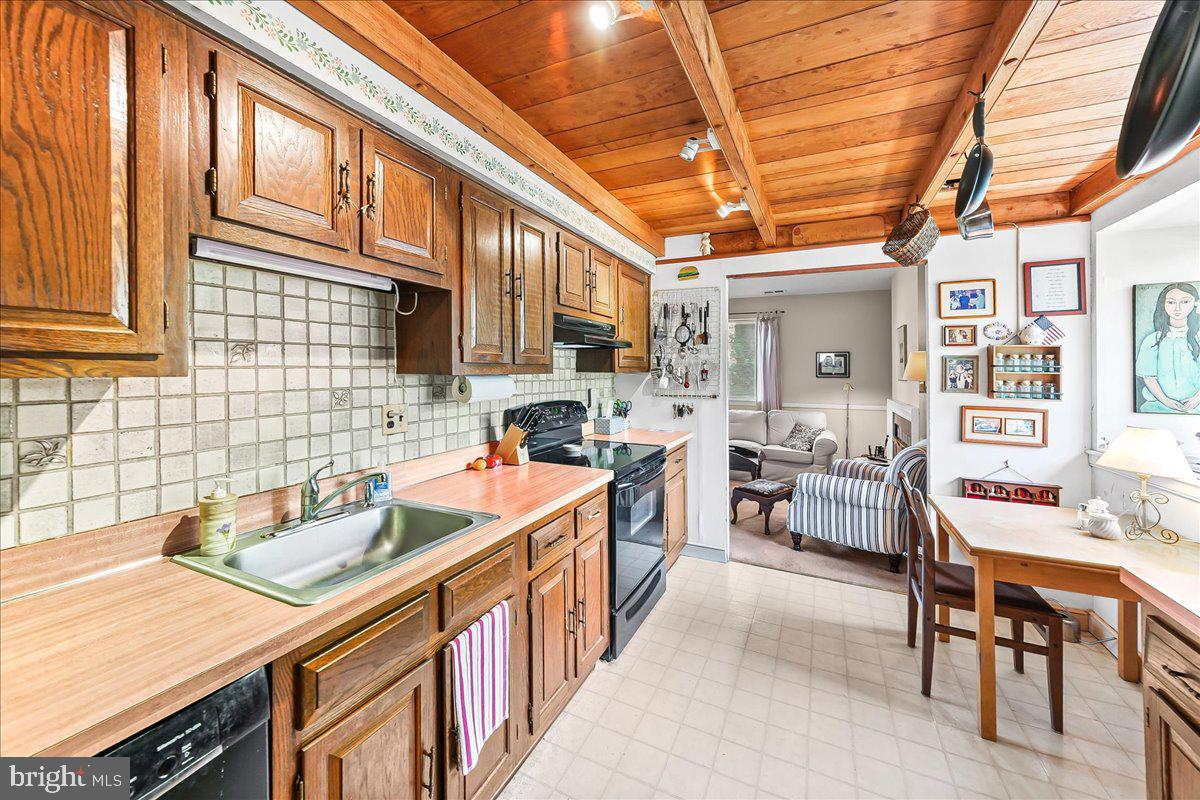 BRINTON WOODS - Residential
