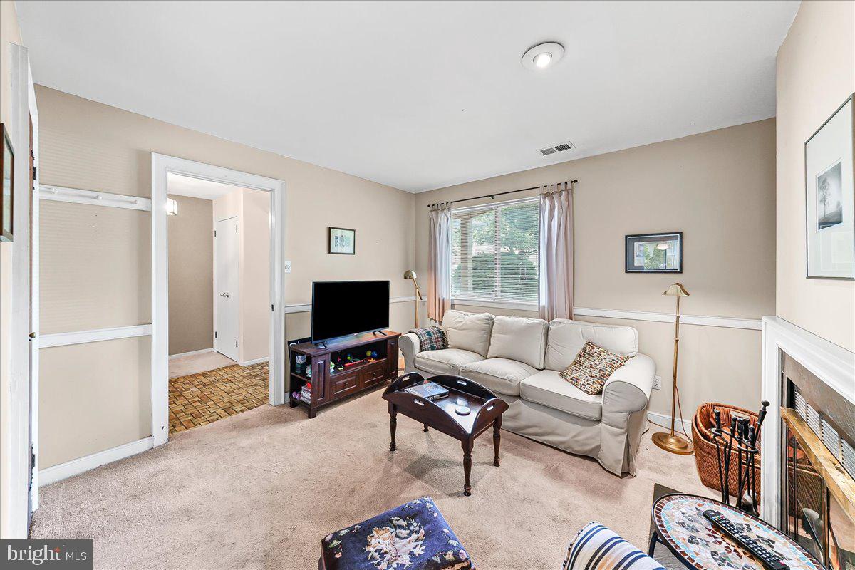 BRINTON WOODS - Residential