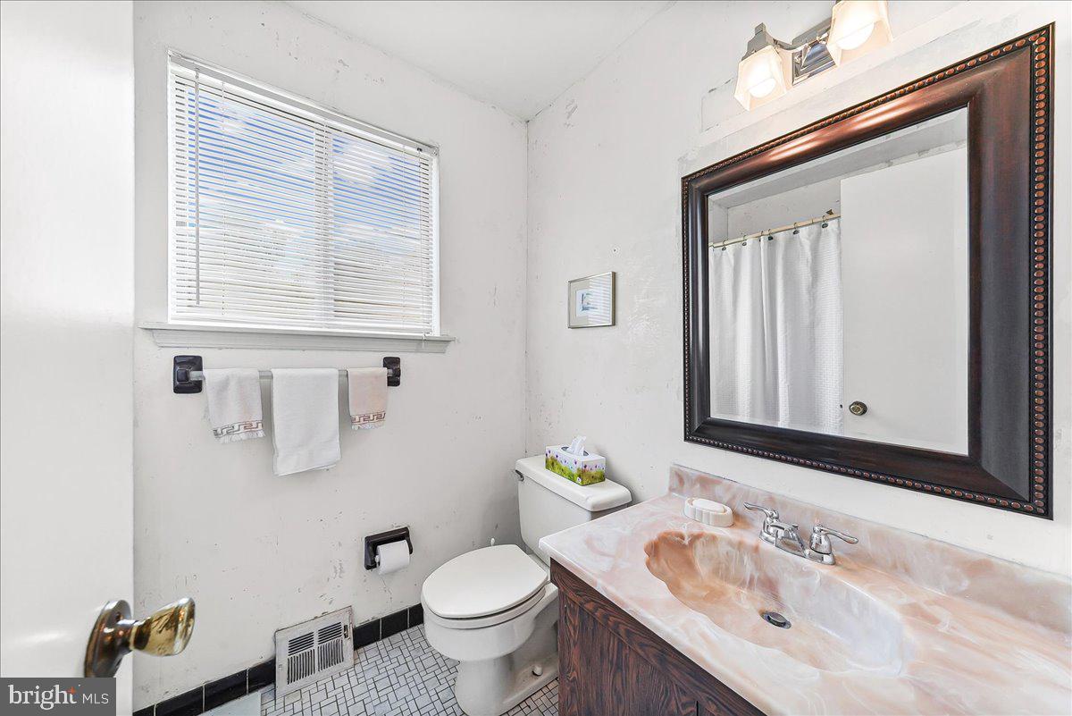 BRINTON WOODS - Residential