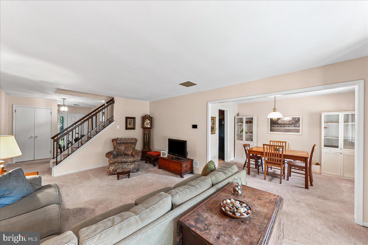BRINTON WOODS - Residential