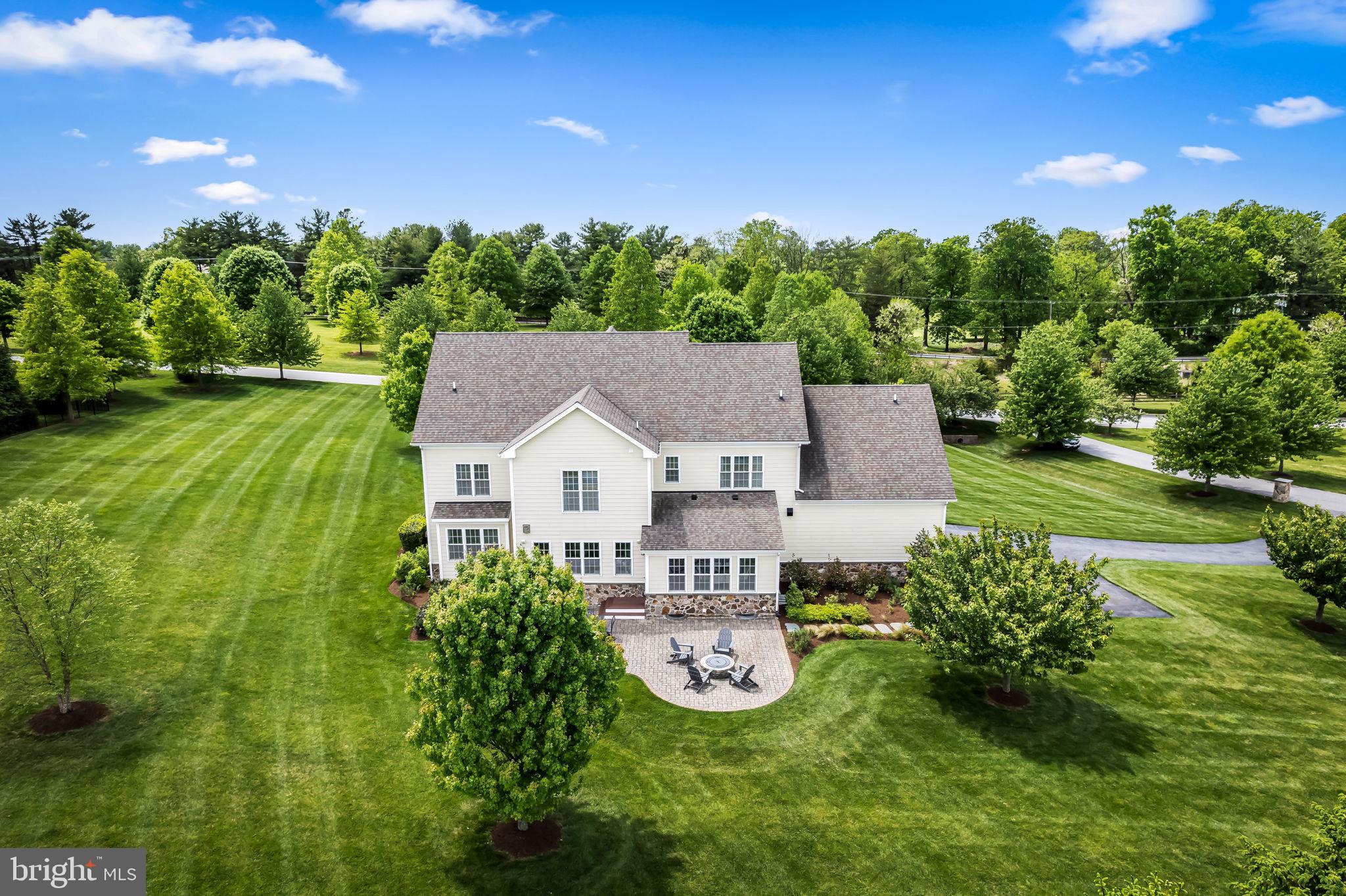 BRIAR KNOLL - Residential