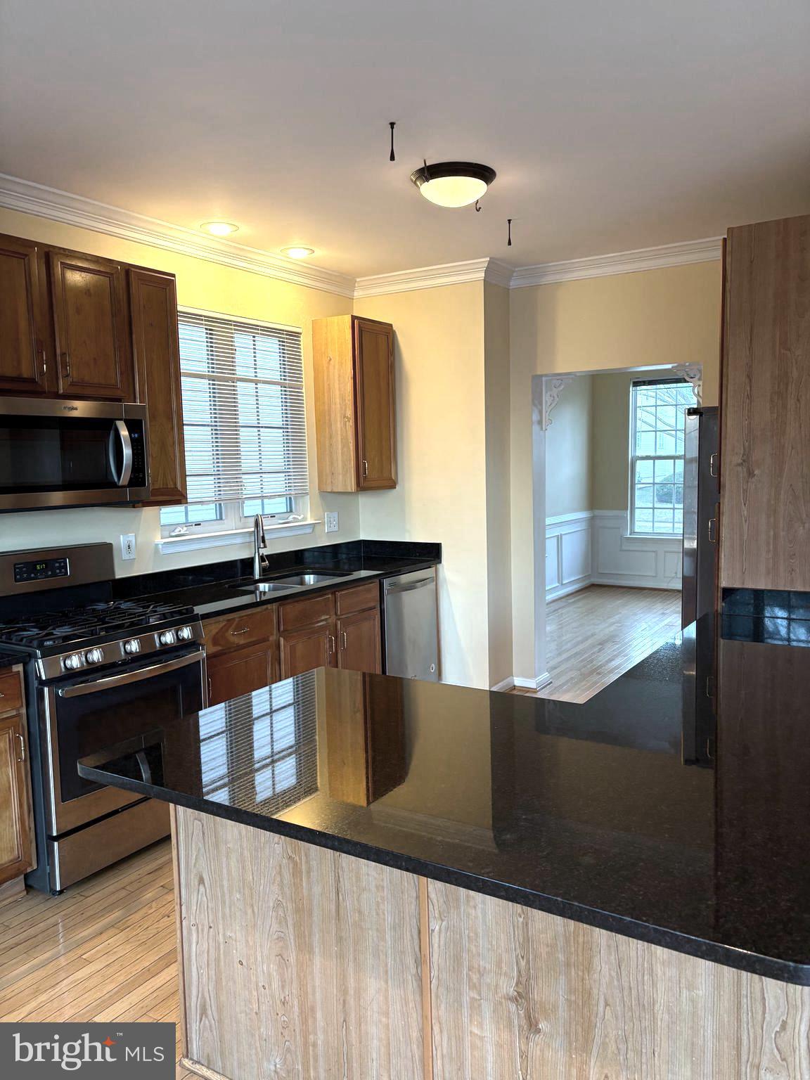 KINGSVIEW VILLAGE - Residential Lease
