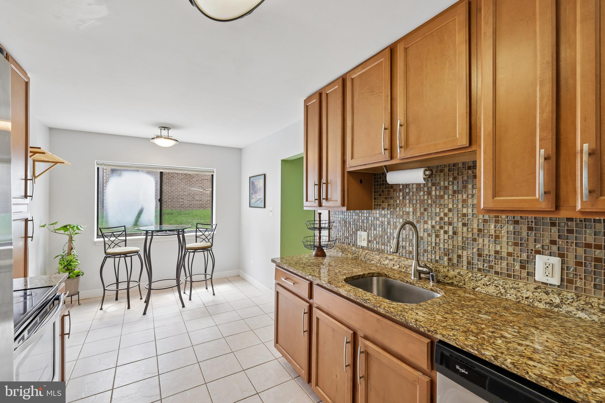 NORTH GREEN CONDOMINIUMS - Residential