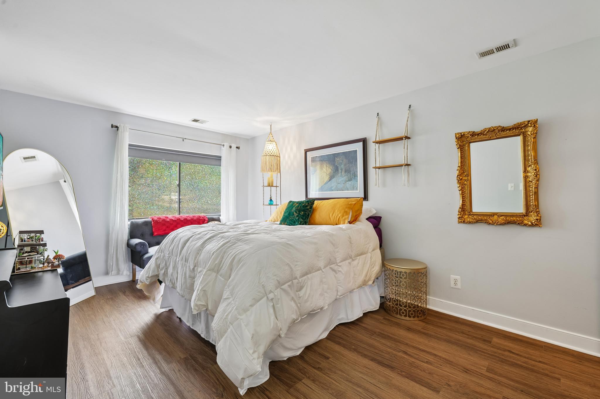 NORTH GREEN CONDOMINIUMS - Residential