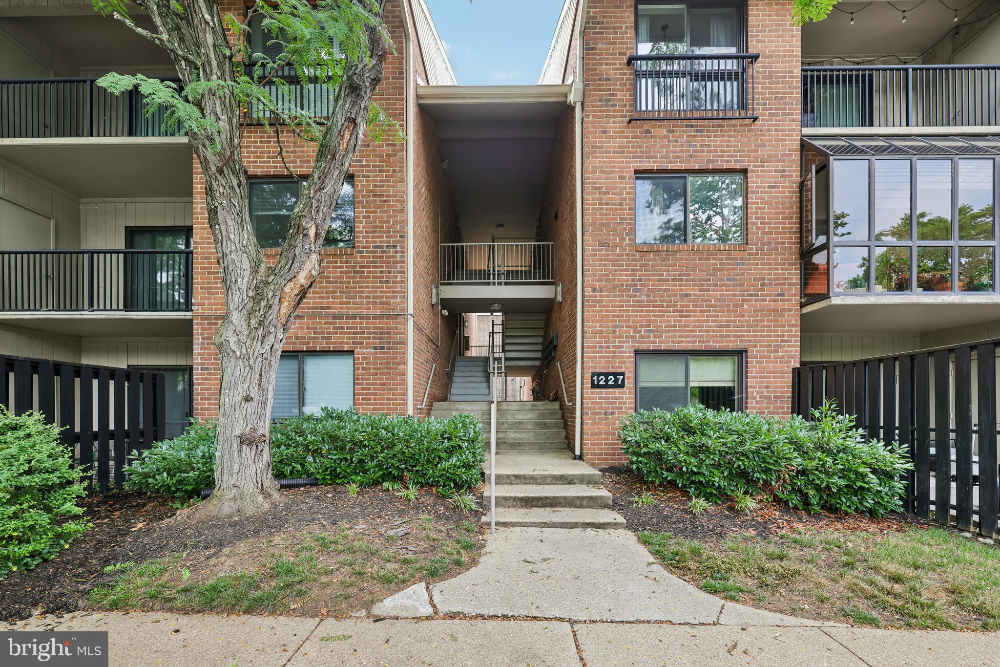 NORTH GREEN CONDOMINIUMS - Residential