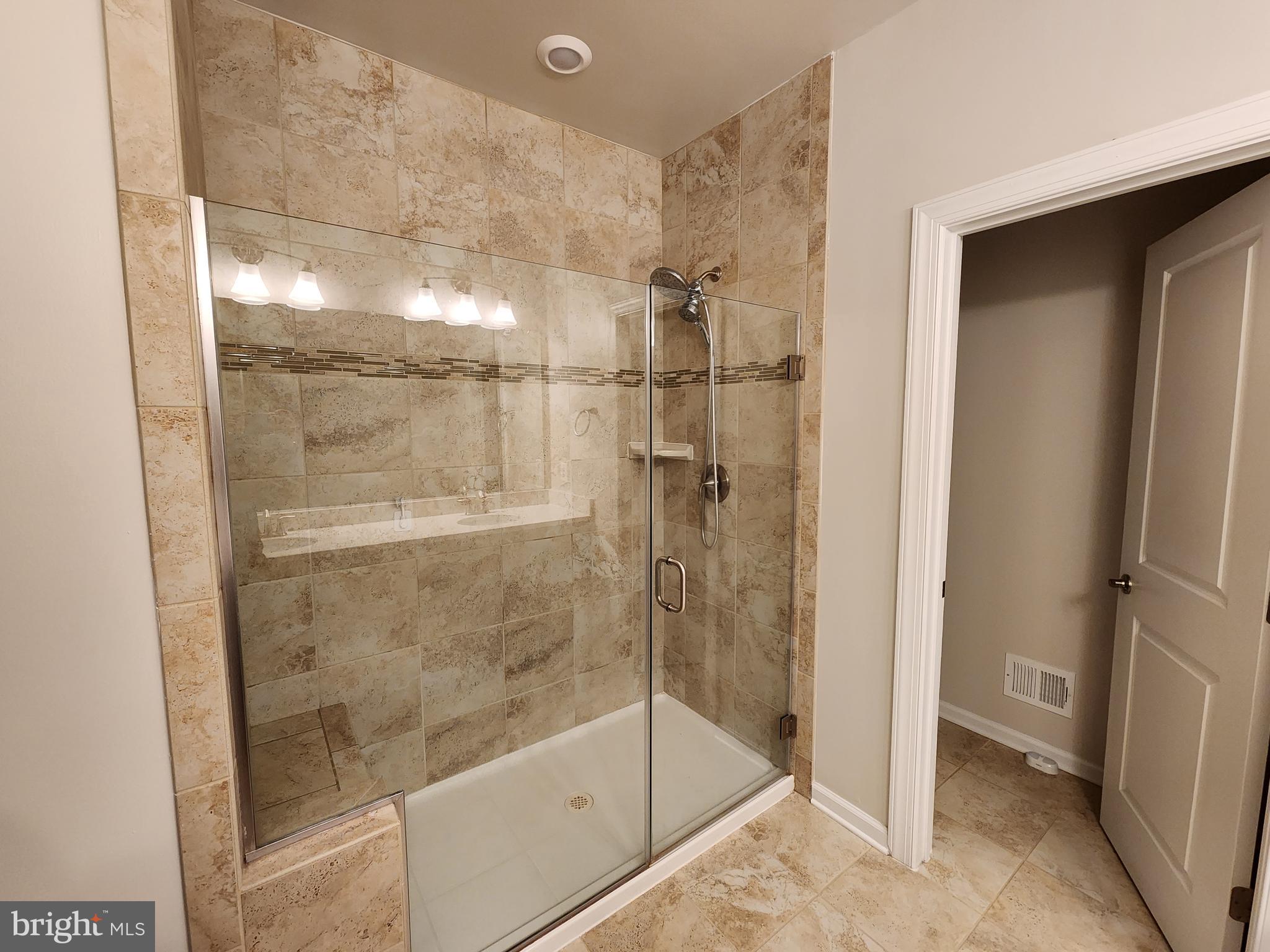 KINCORA - Residential Lease