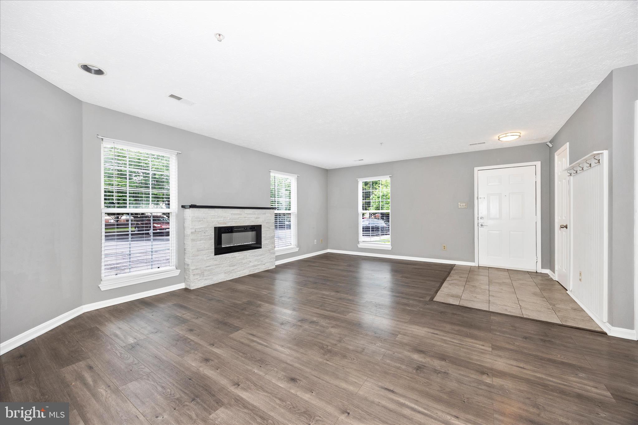 AVINGTON PARK - Residential