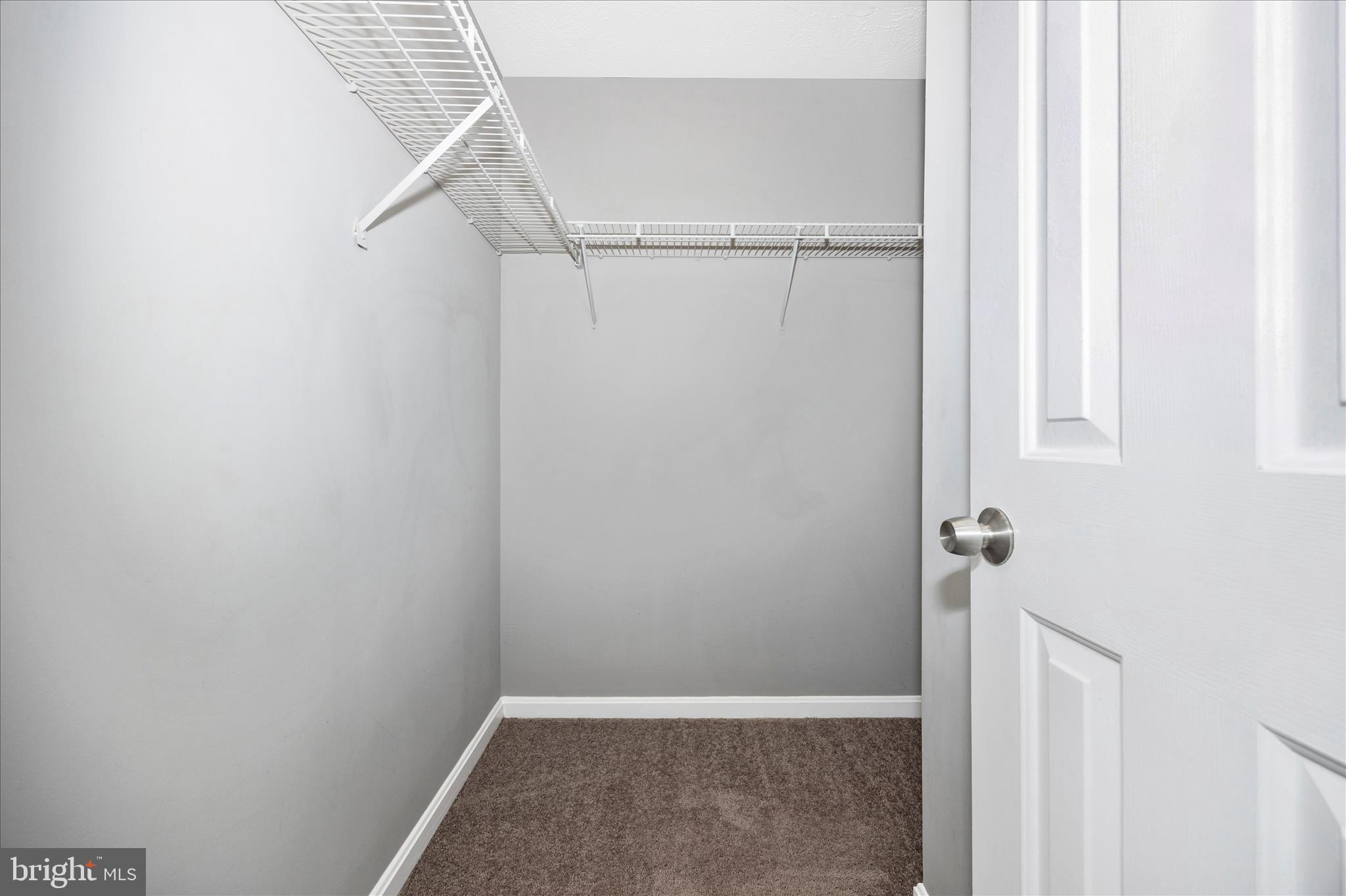 AVINGTON PARK - Residential