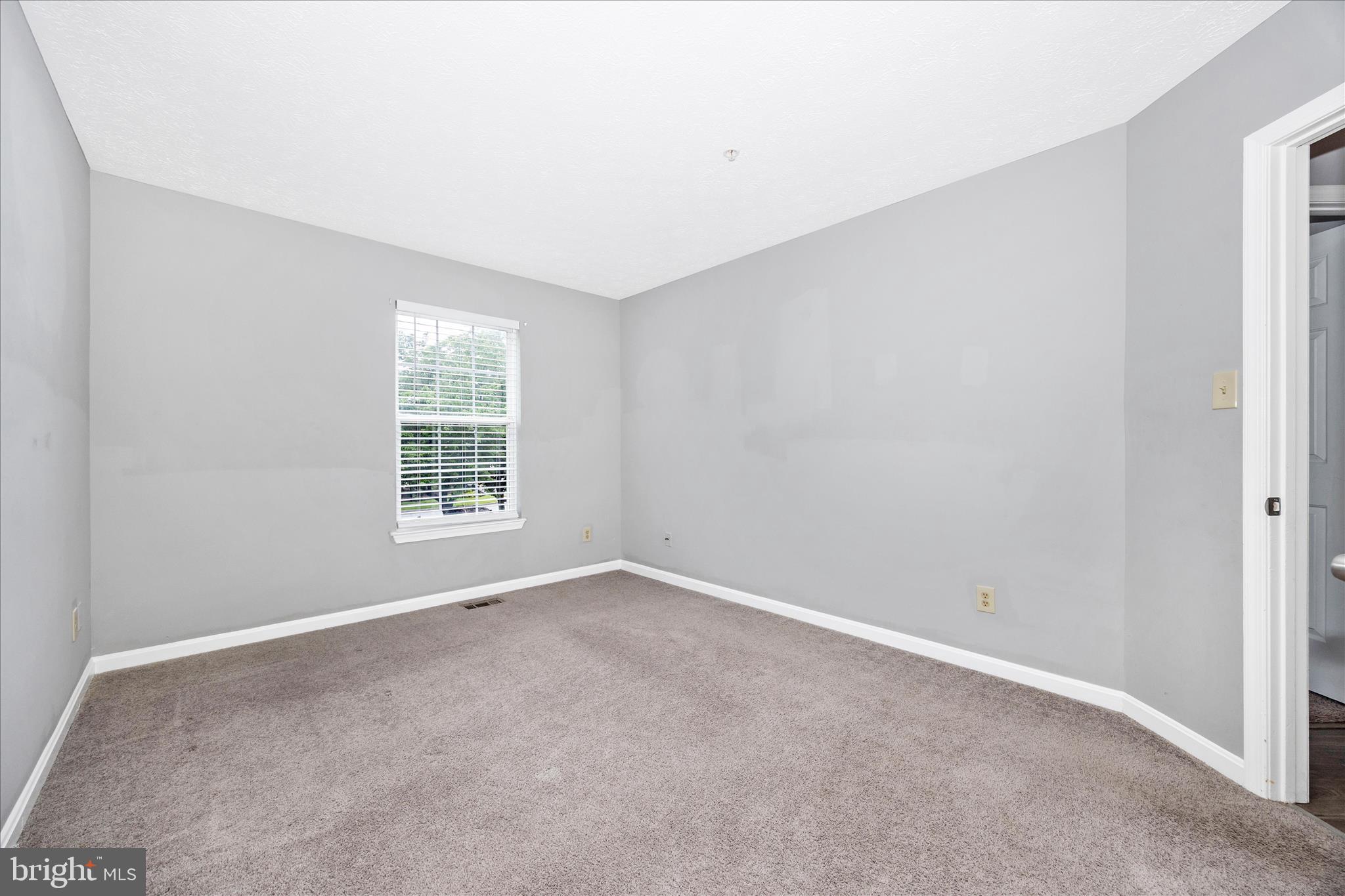 AVINGTON PARK - Residential