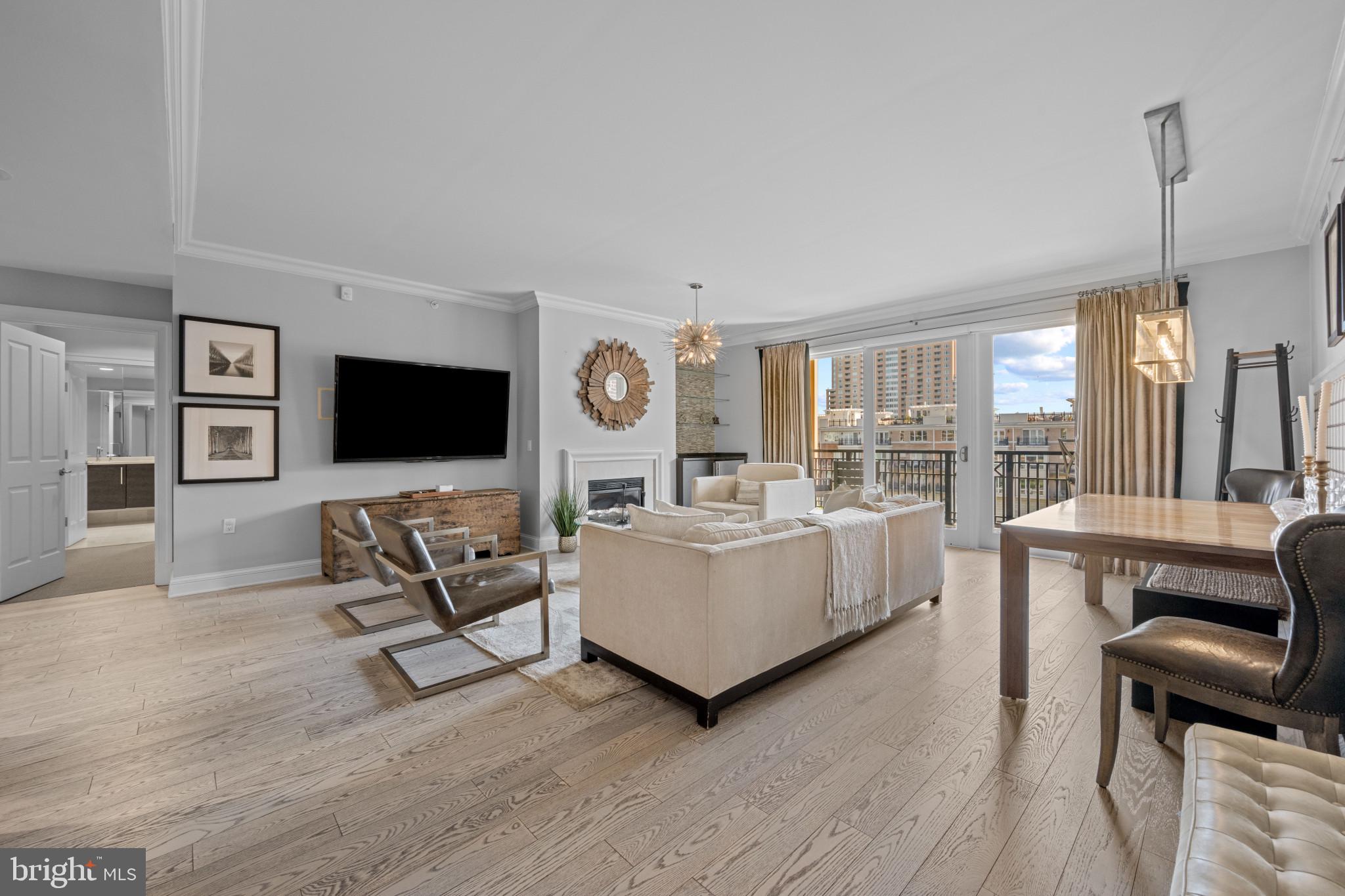 THE RITZ-CARLTON RESIDENCES - Residential
