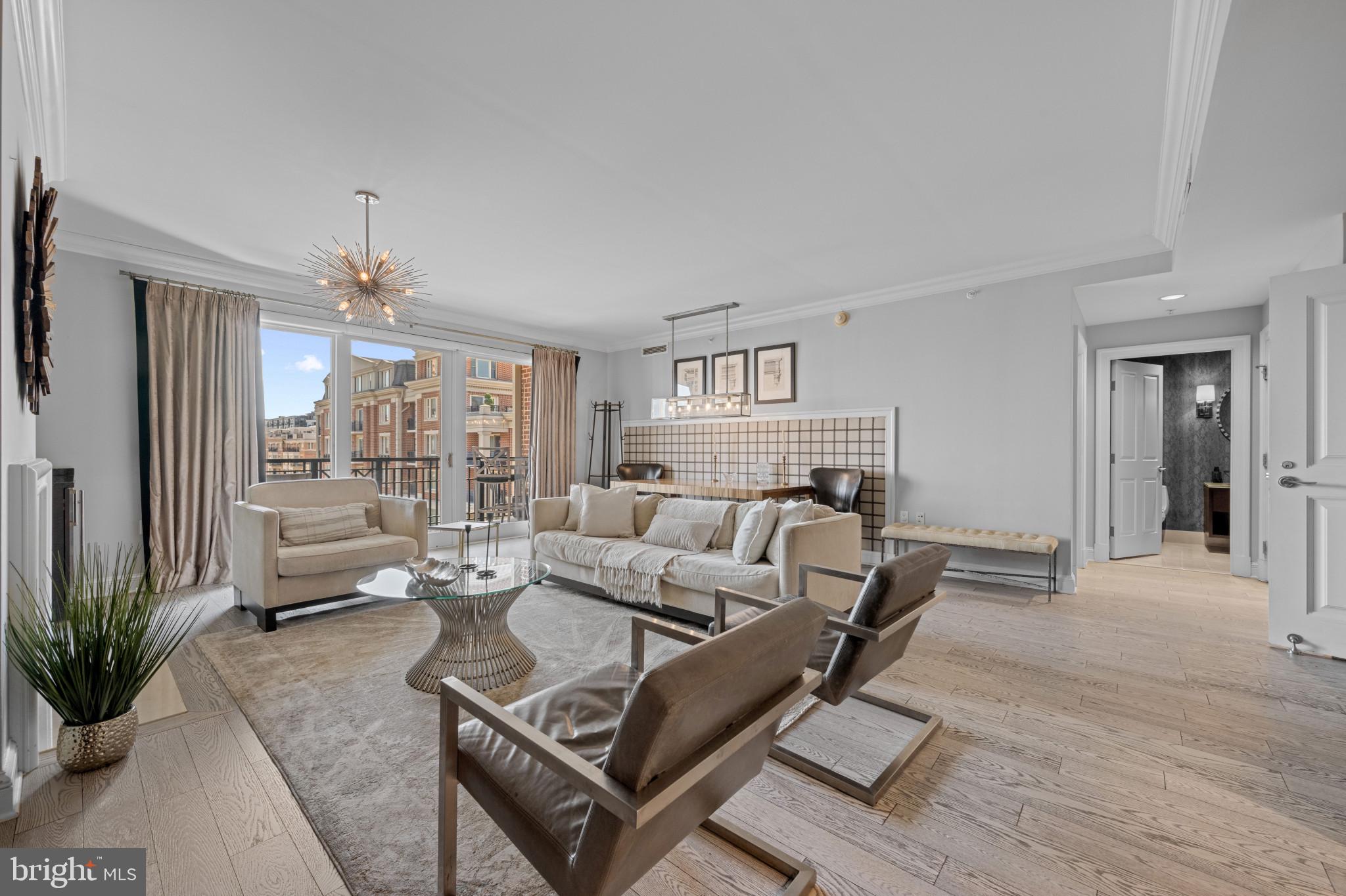THE RITZ-CARLTON RESIDENCES - Residential