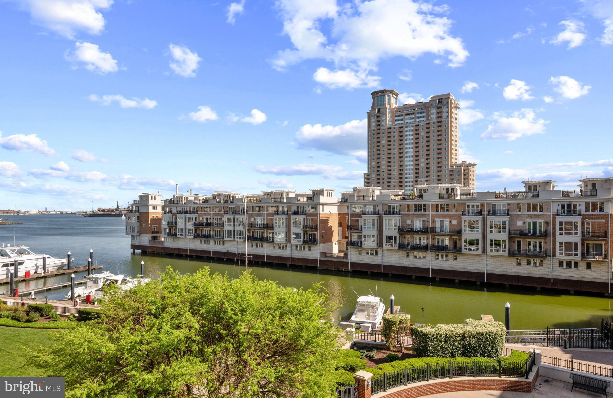 THE RITZ-CARLTON RESIDENCES - Residential