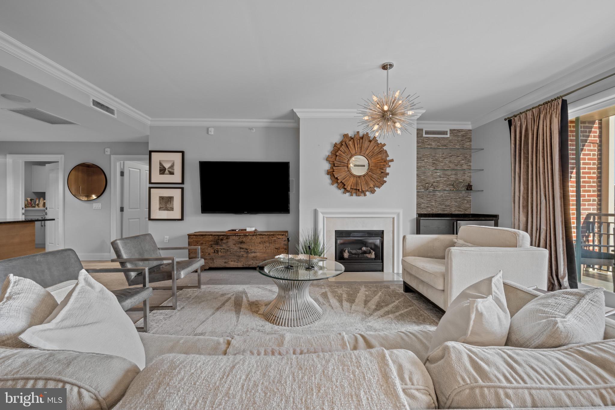 THE RITZ-CARLTON RESIDENCES - Residential