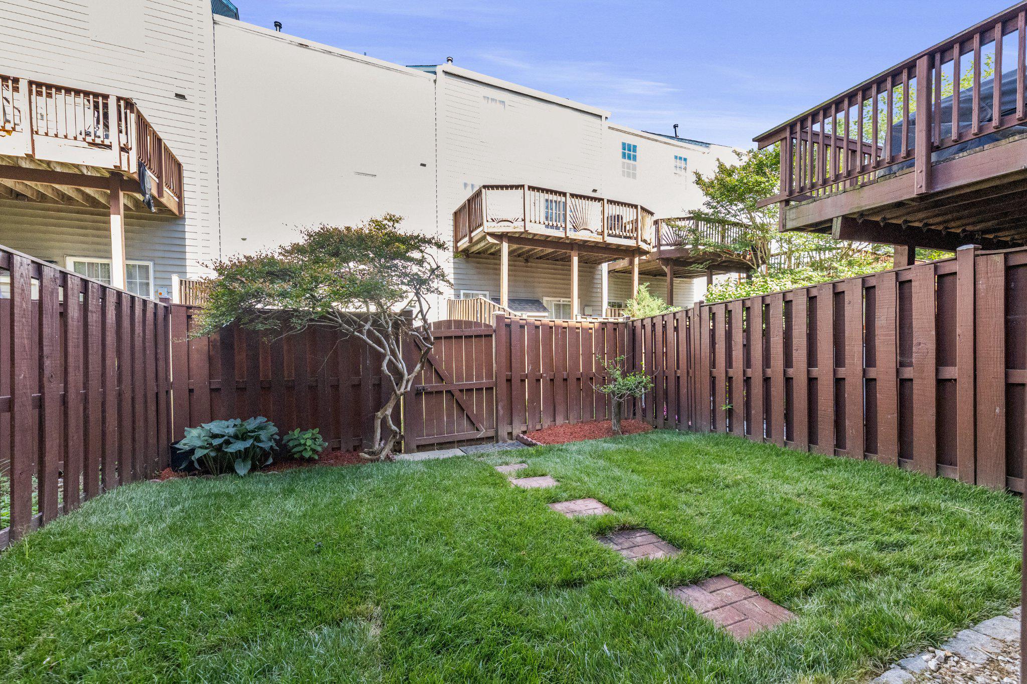 GUNSTON CORNER - Residential