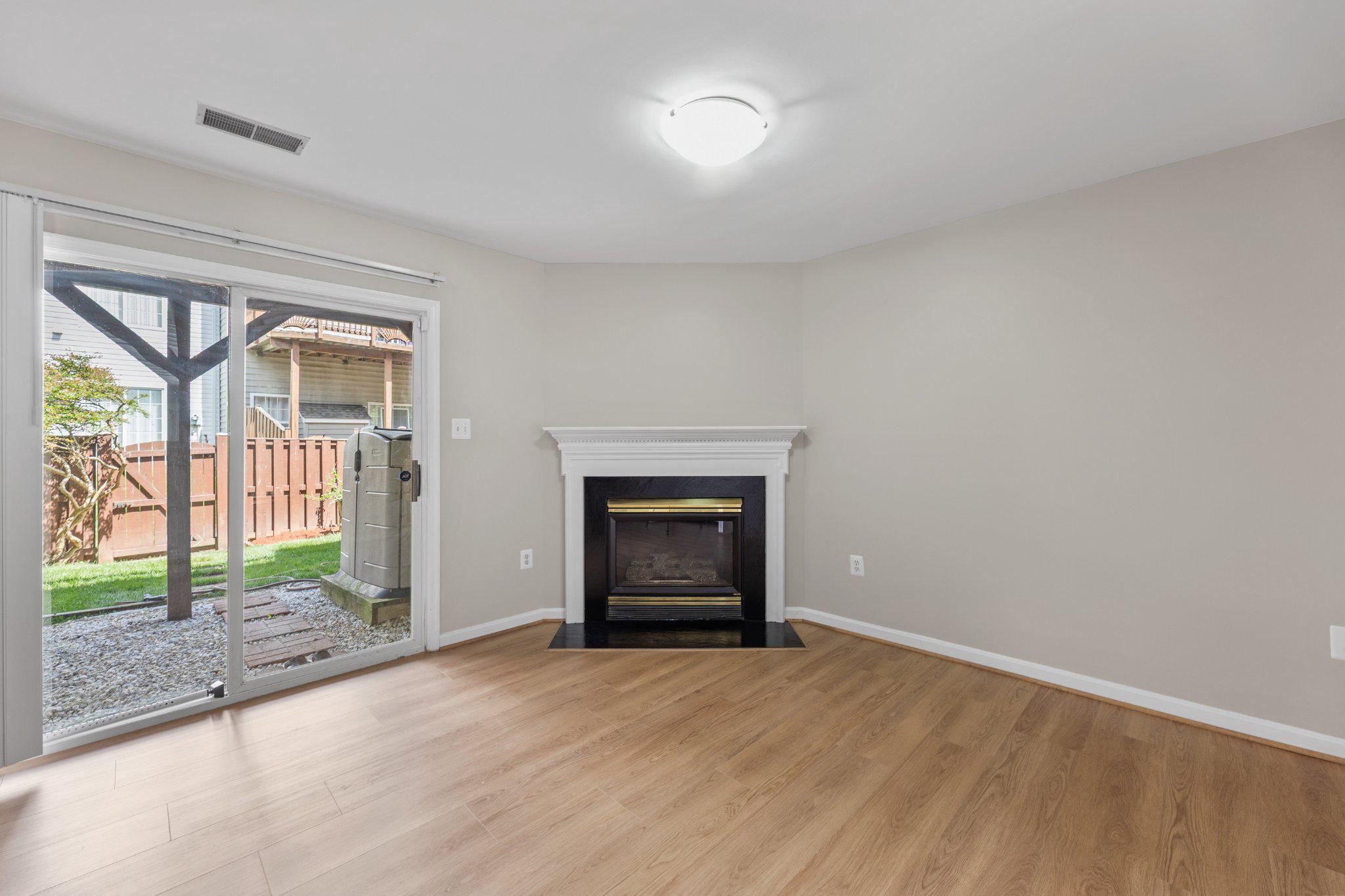 GUNSTON CORNER - Residential