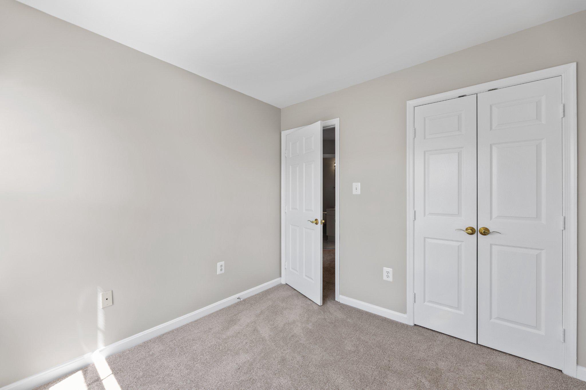 GUNSTON CORNER - Residential