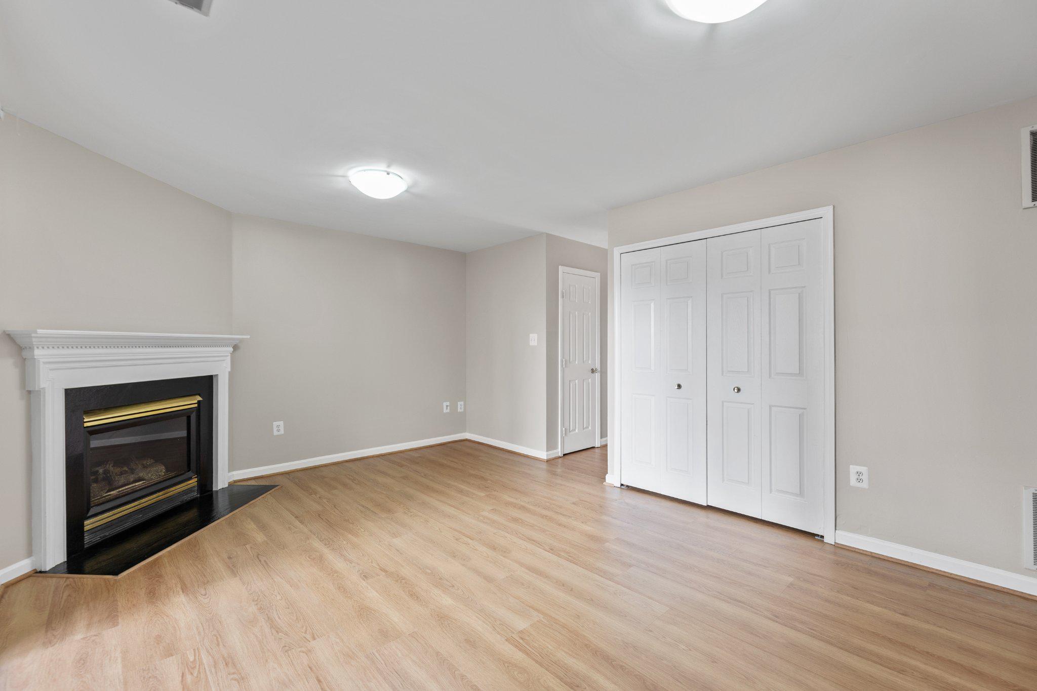GUNSTON CORNER - Residential