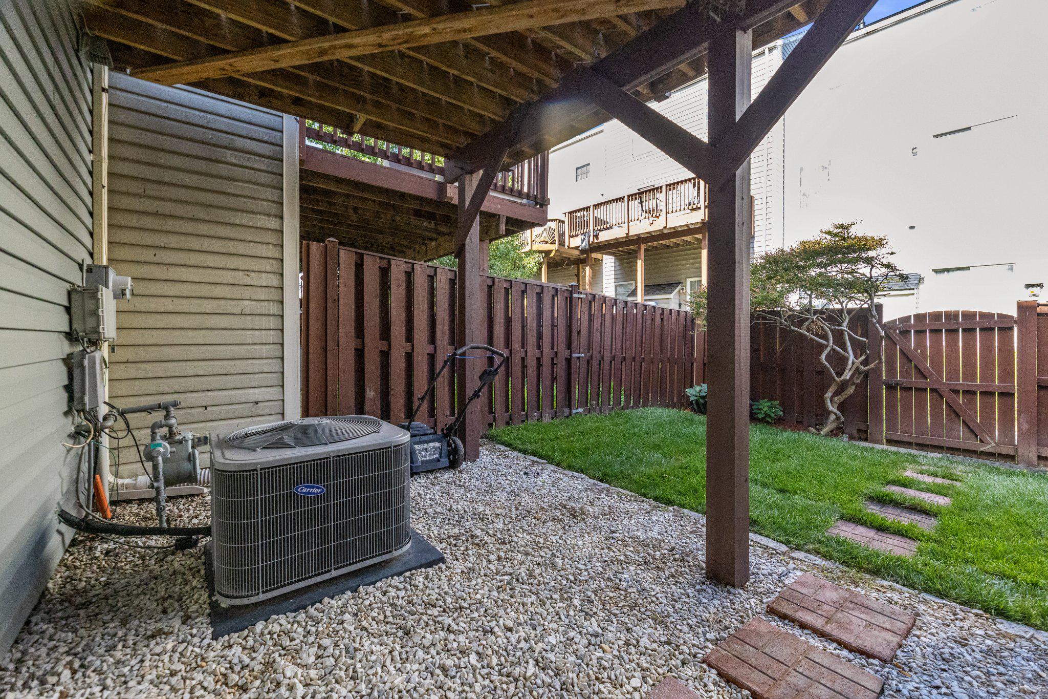 GUNSTON CORNER - Residential