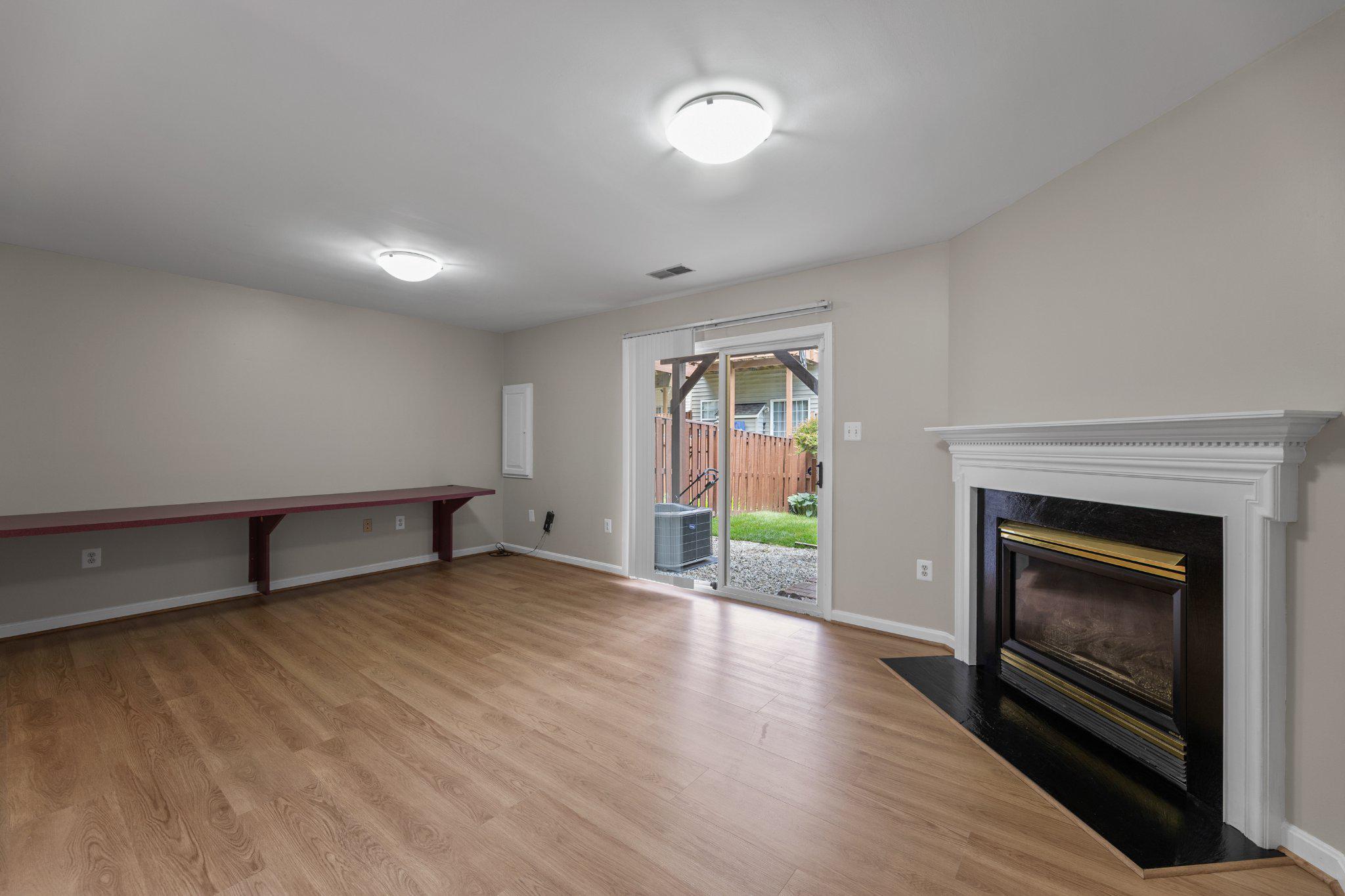 GUNSTON CORNER - Residential