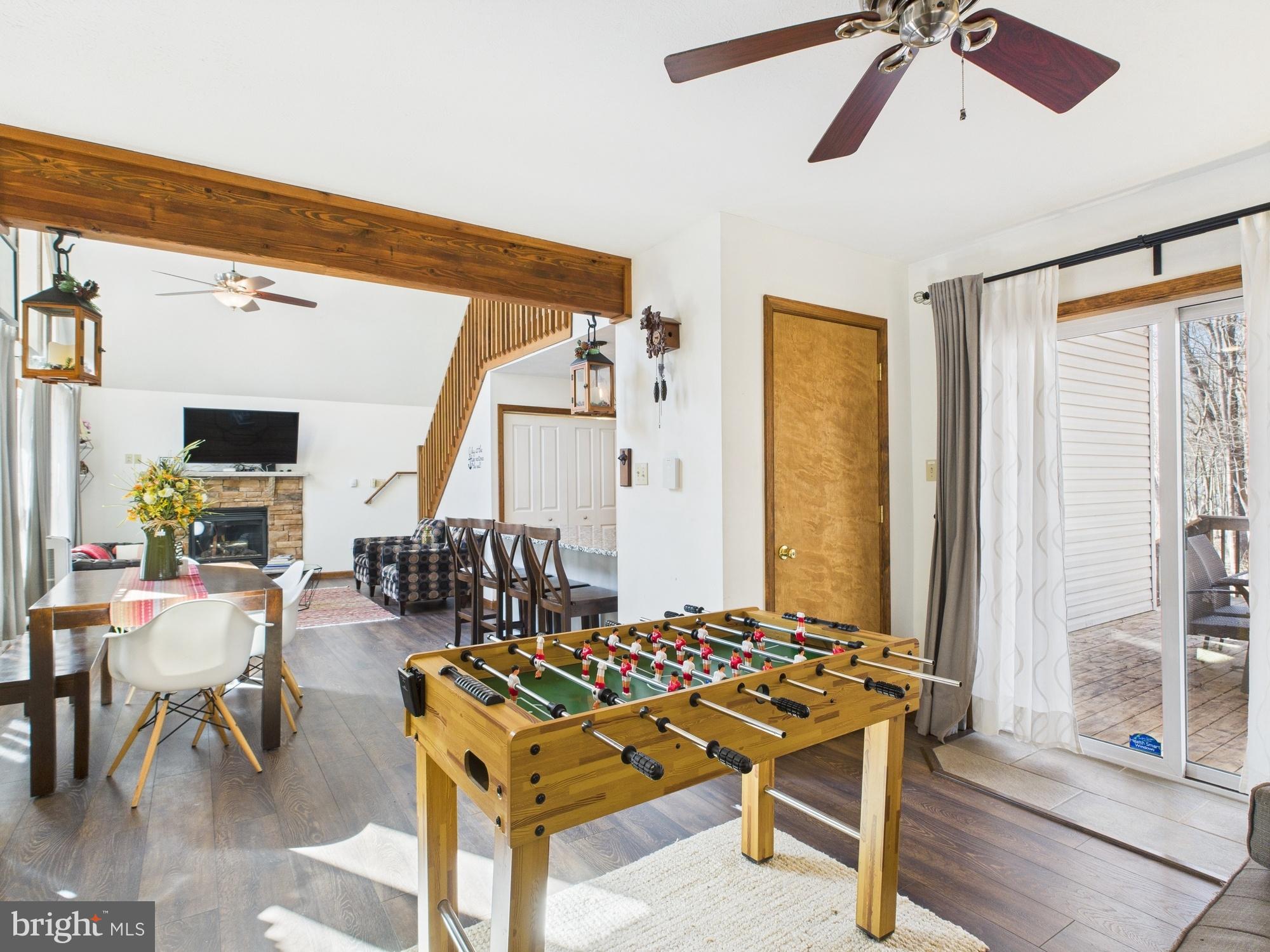 ARROWHEAD LAKE - Residential