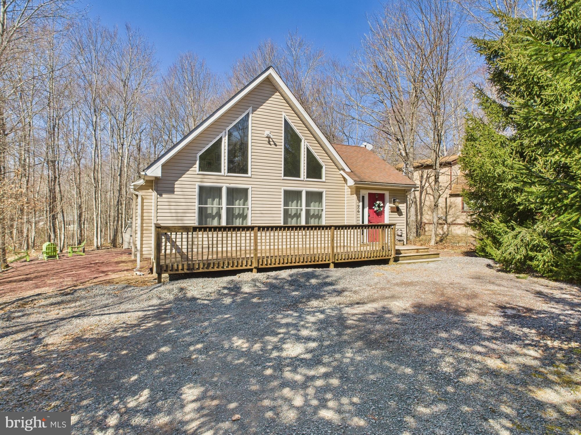 ARROWHEAD LAKE - Residential