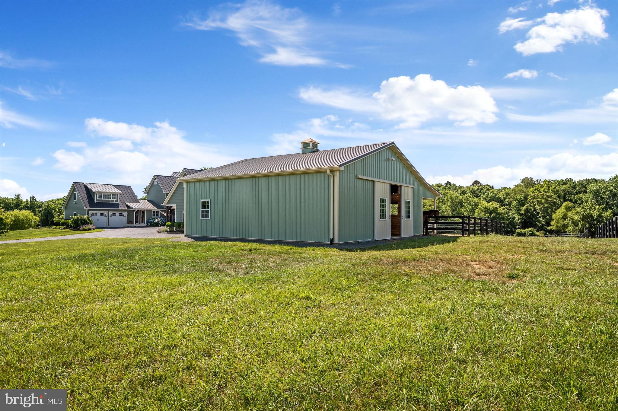 WATERFIELD HAMLET - Farm