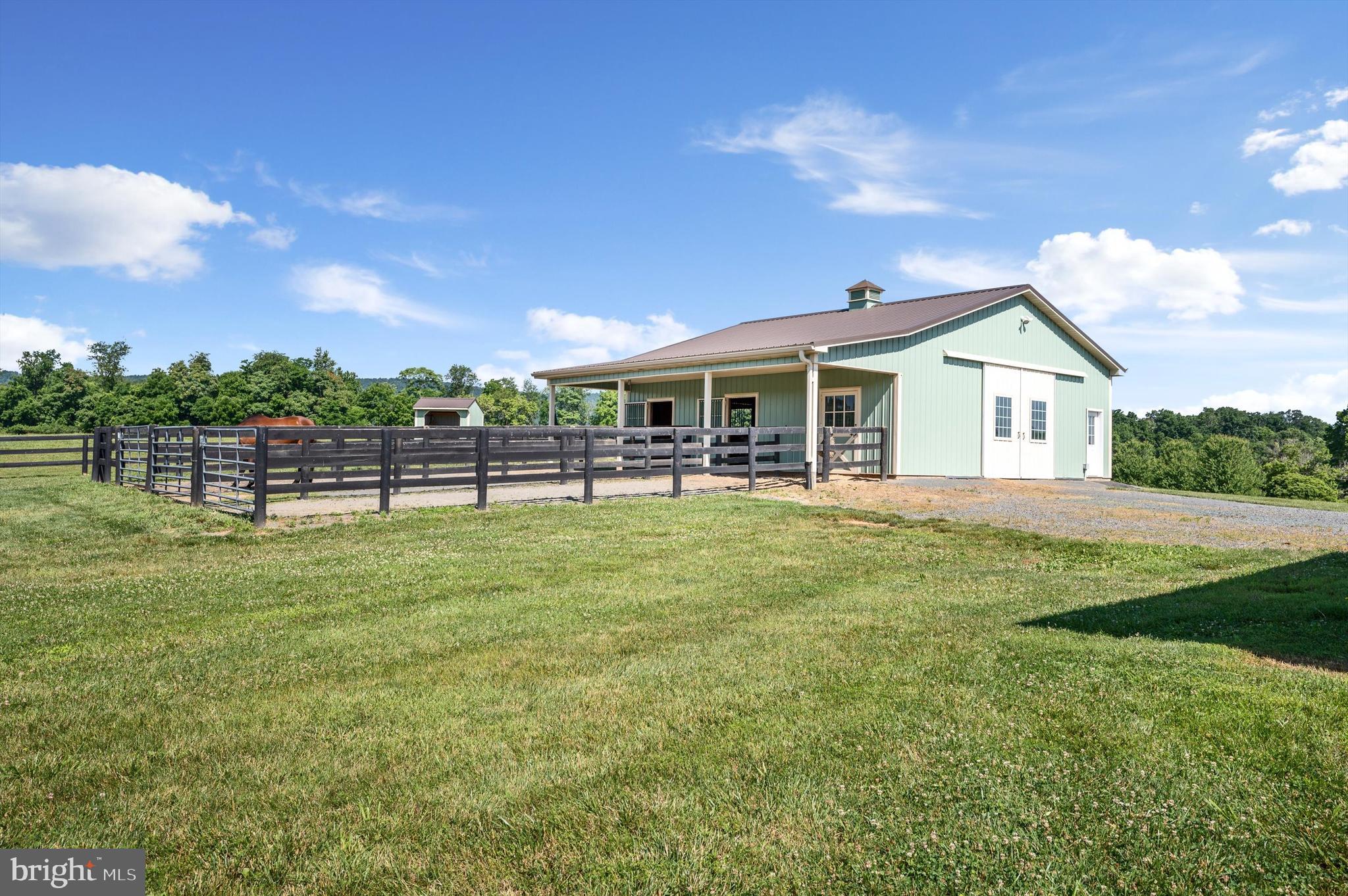WATERFIELD HAMLET - Farm
