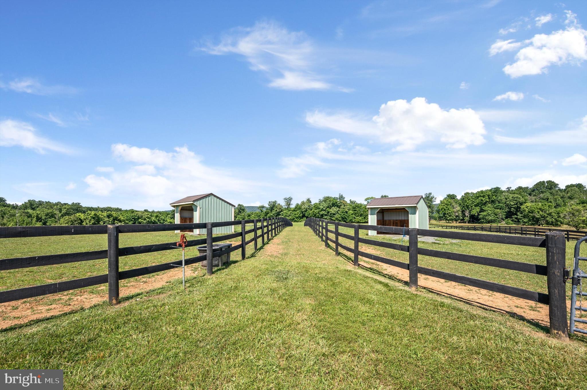 WATERFIELD HAMLET - Farm