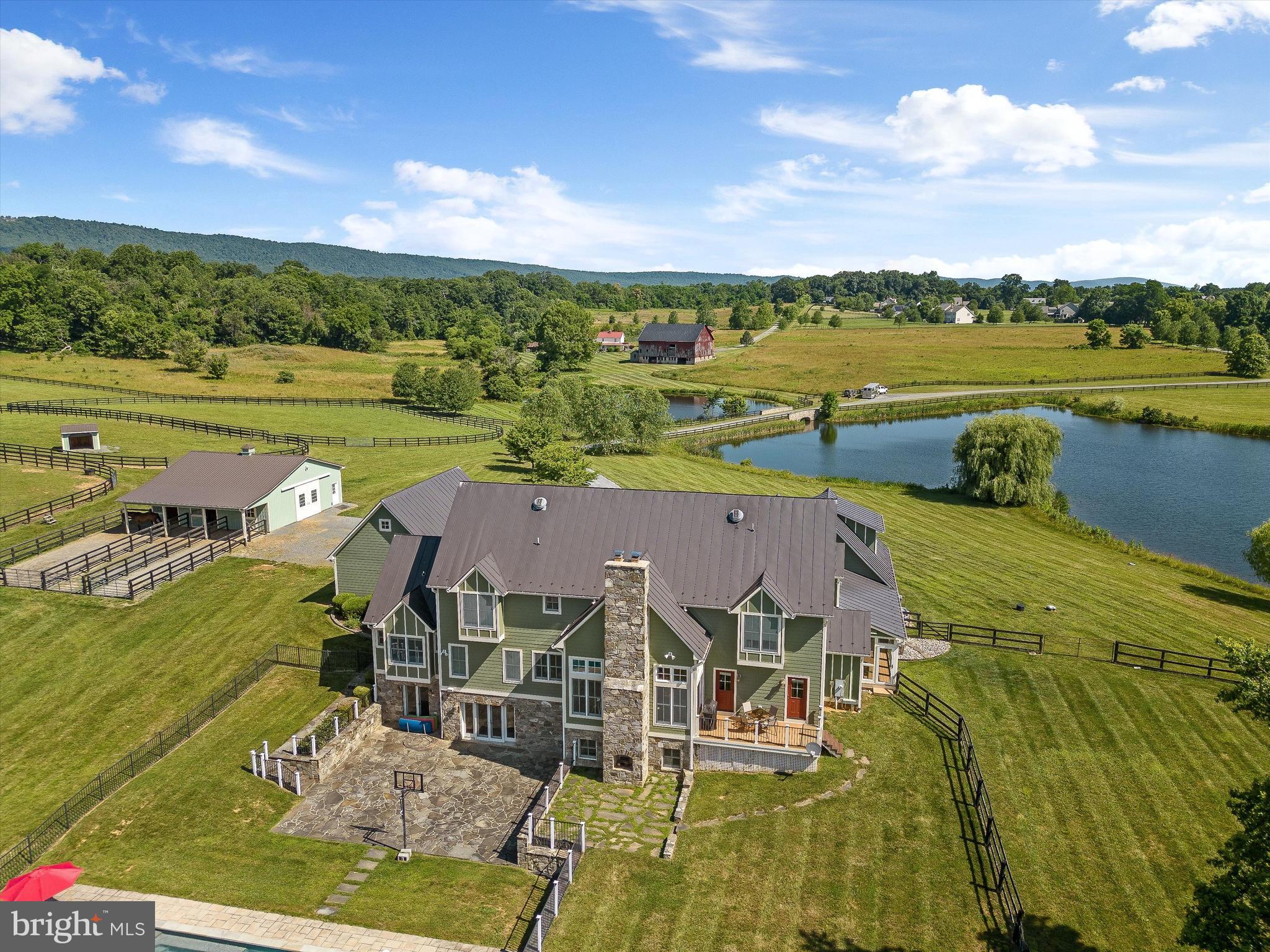WATERFIELD HAMLET - Farm