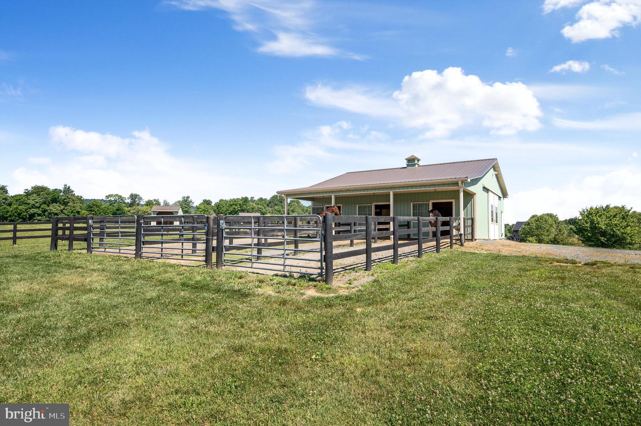 WATERFIELD HAMLET - Farm