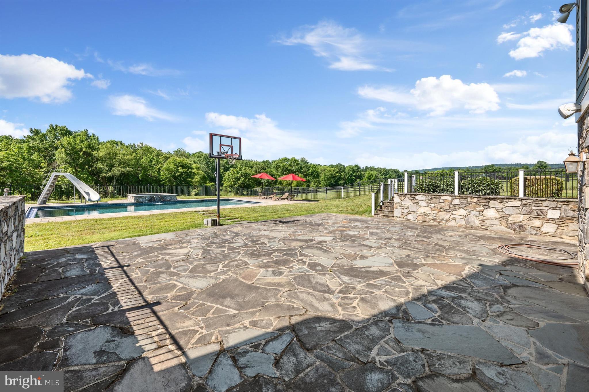 WATERFIELD HAMLET - Farm