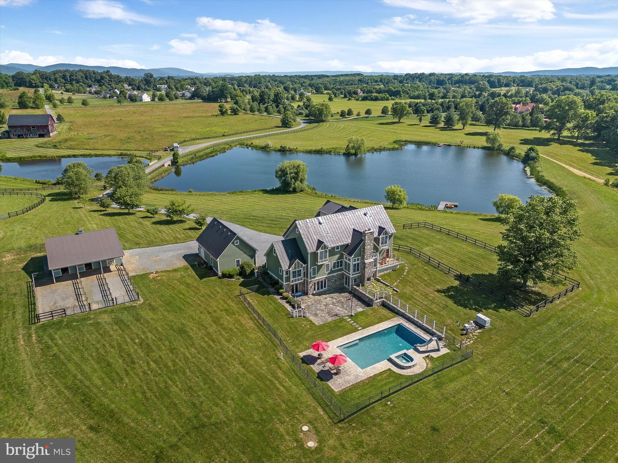 WATERFIELD HAMLET - Farm