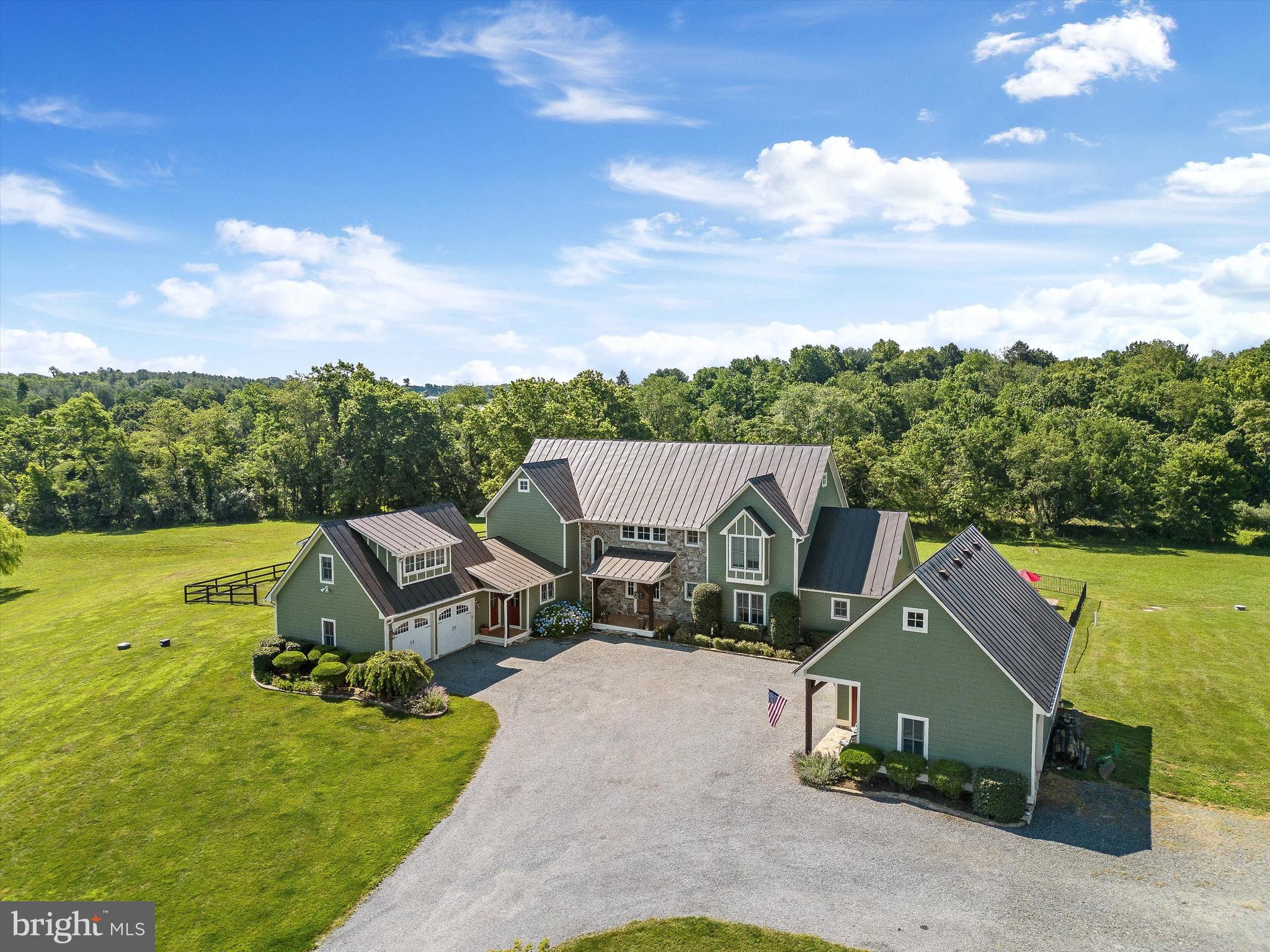 WATERFIELD HAMLET - Farm
