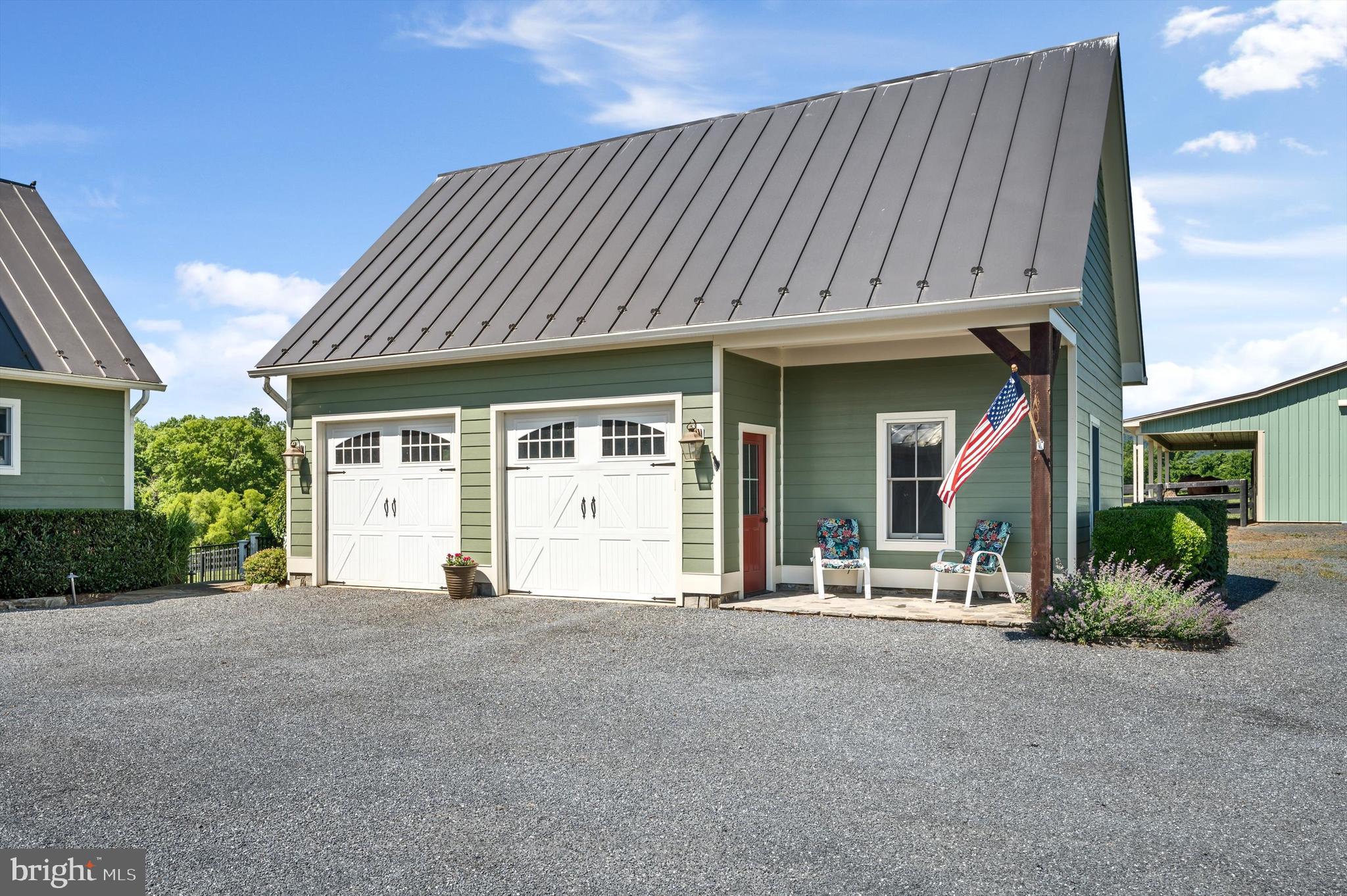 WATERFIELD HAMLET - Farm