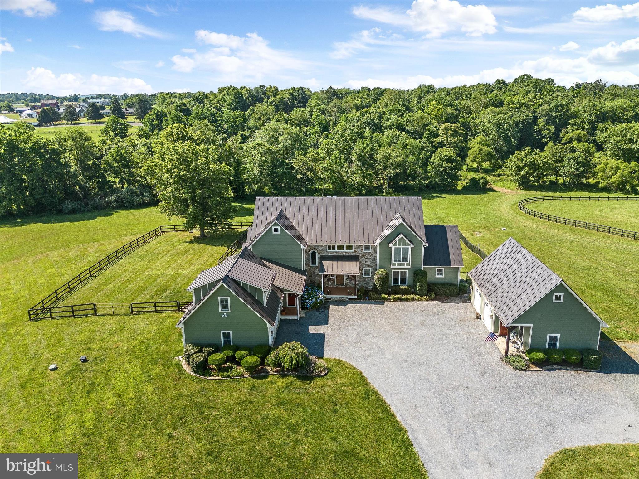 WATERFIELD HAMLET - Farm