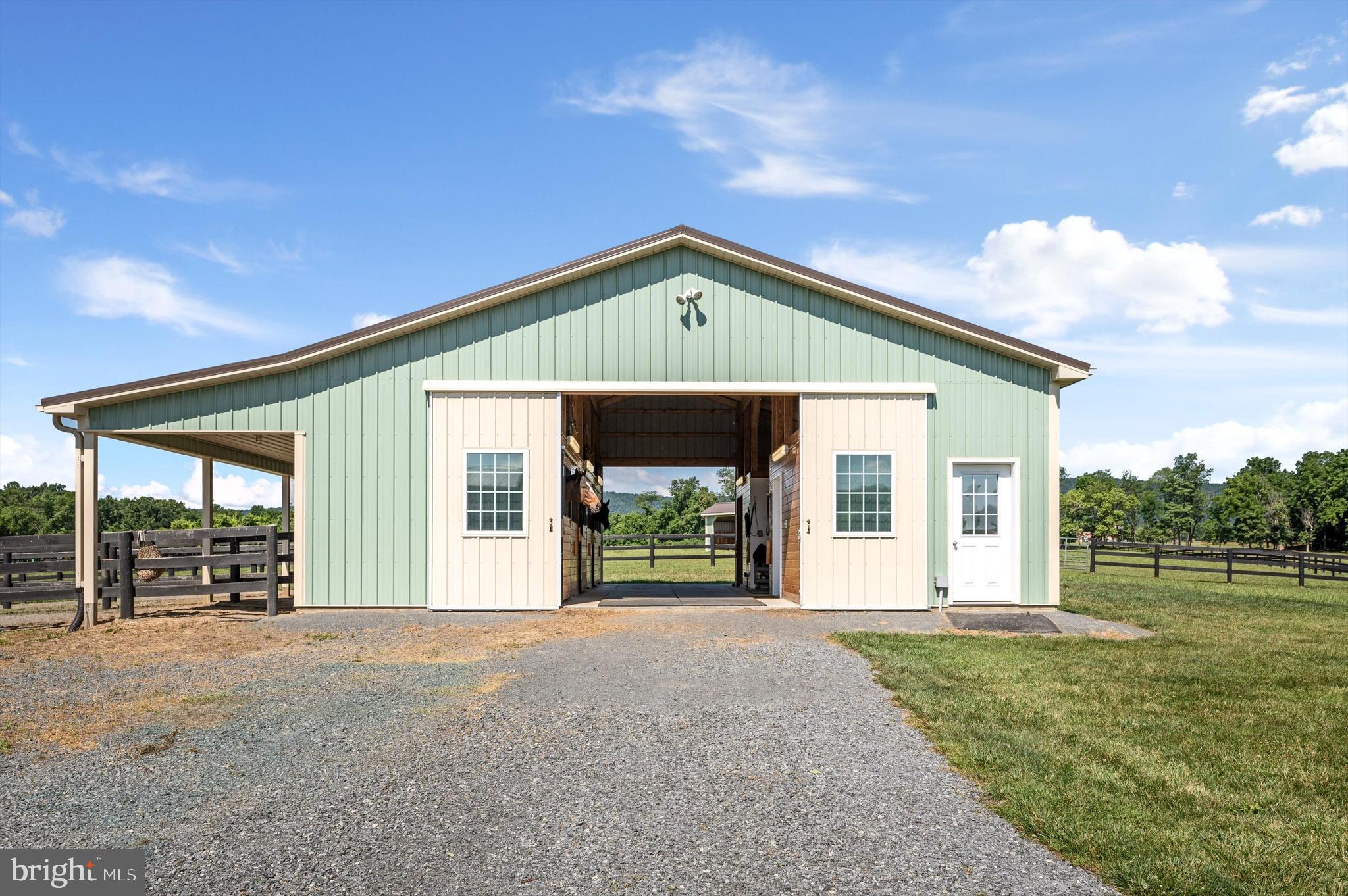 WATERFIELD HAMLET - Farm