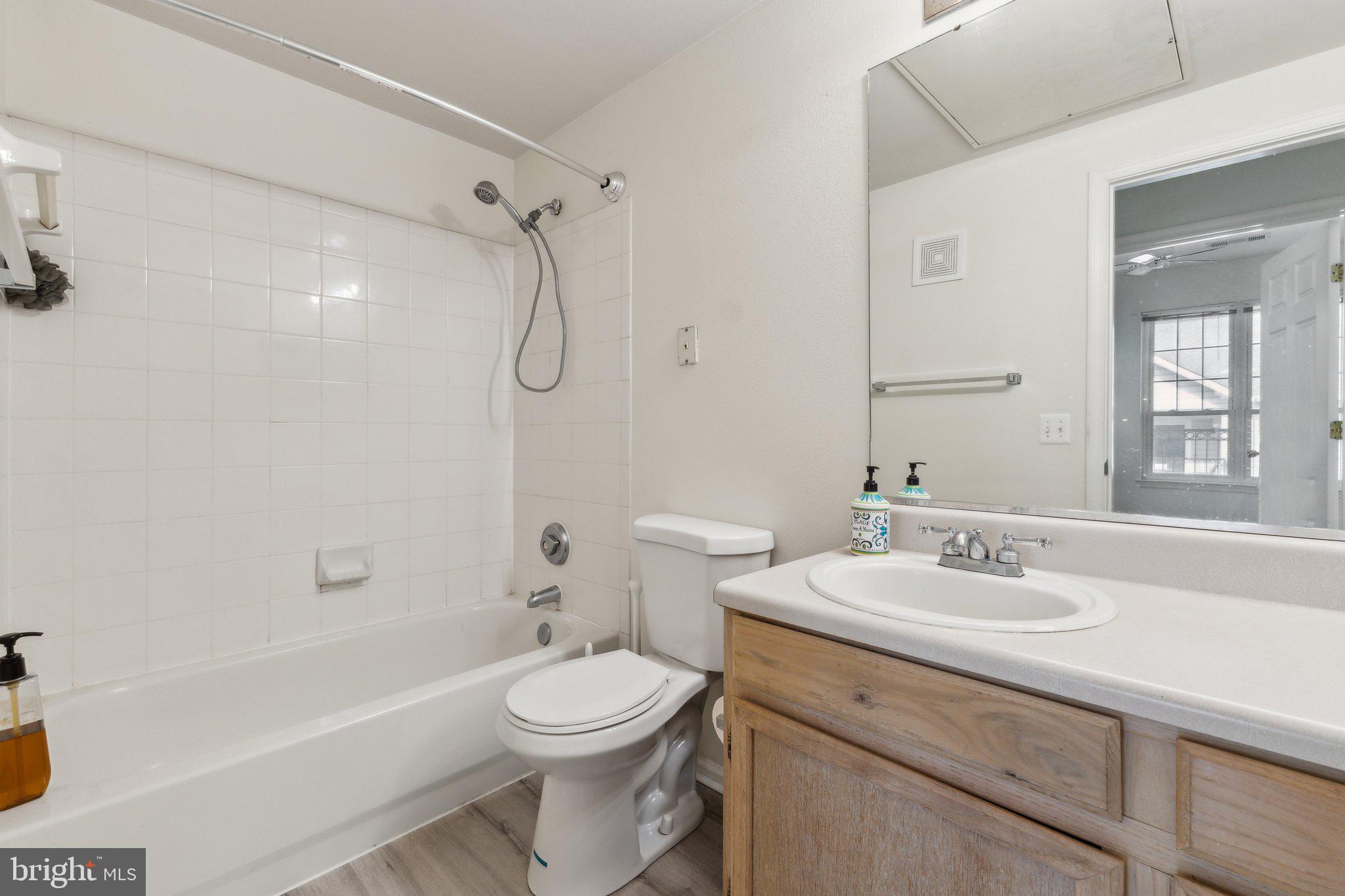 GATES OF MCLEAN - Residential Lease
