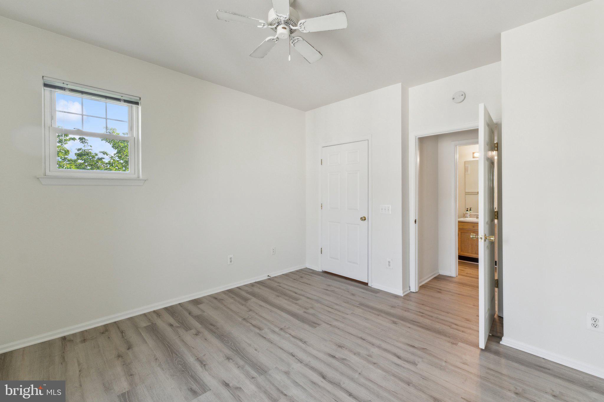 GATES OF MCLEAN - Residential Lease