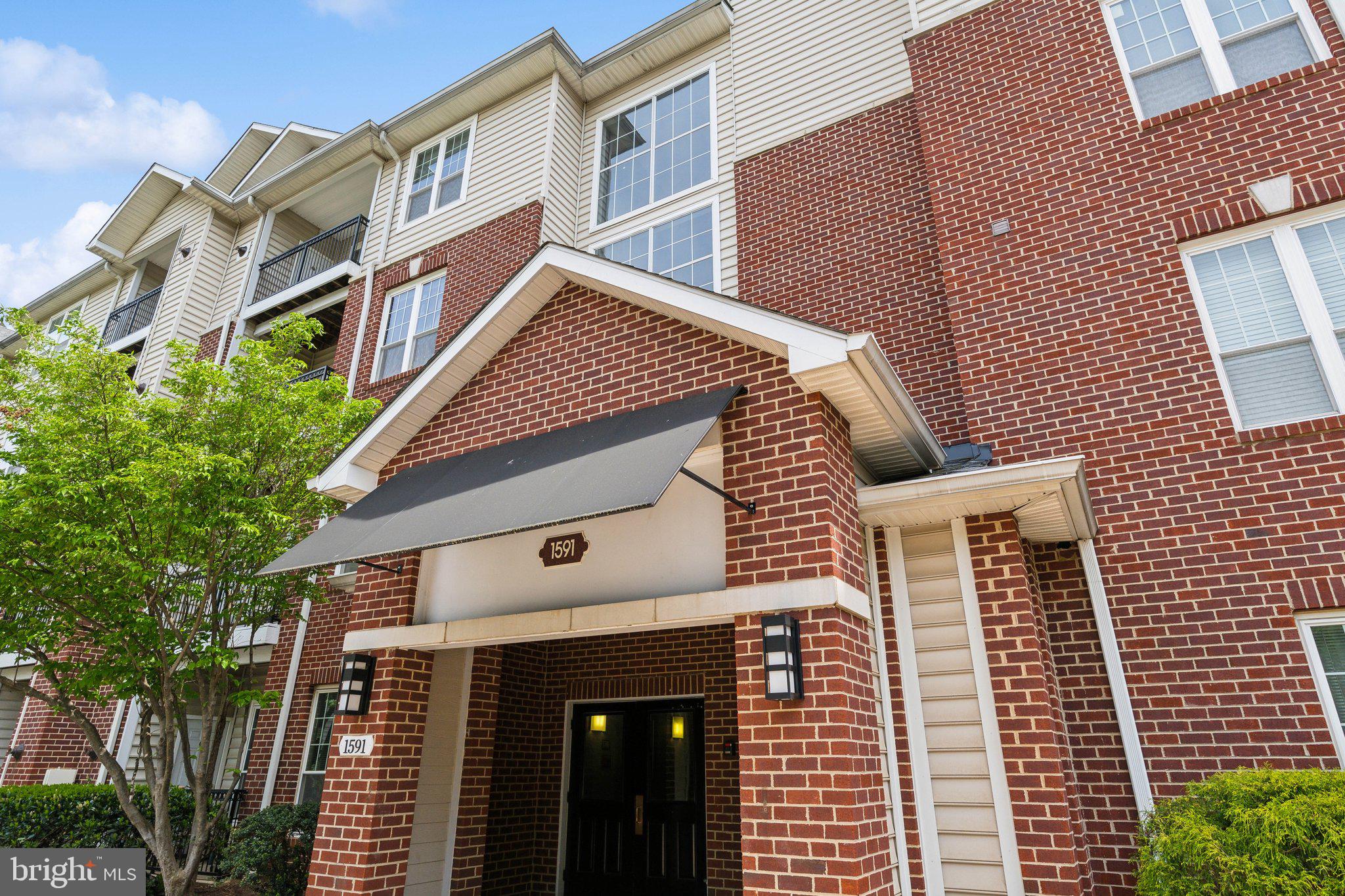 GATES OF MCLEAN - Residential Lease