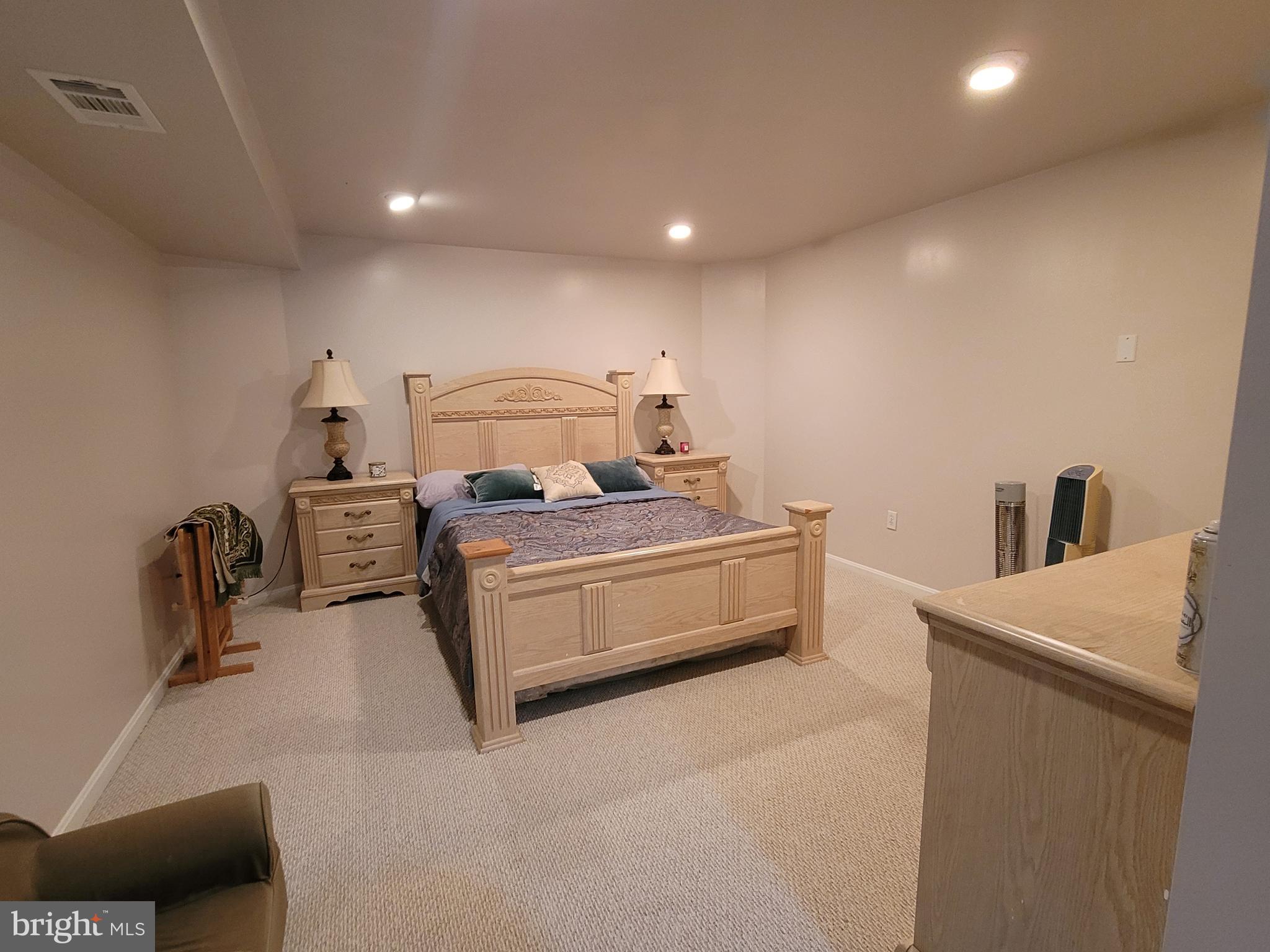 ROBEYS MEADOW - Residential Lease