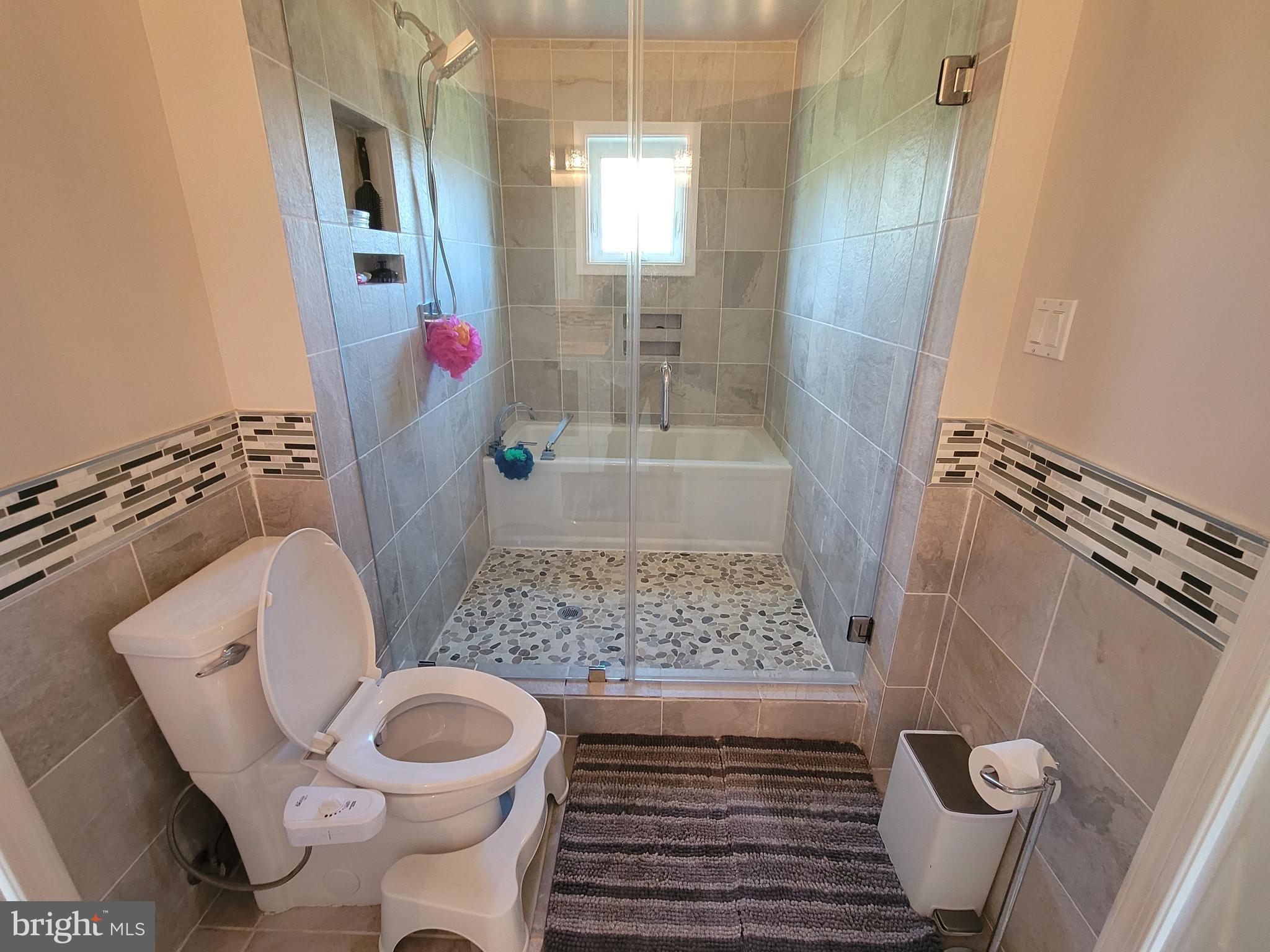 ROBEYS MEADOW - Residential Lease