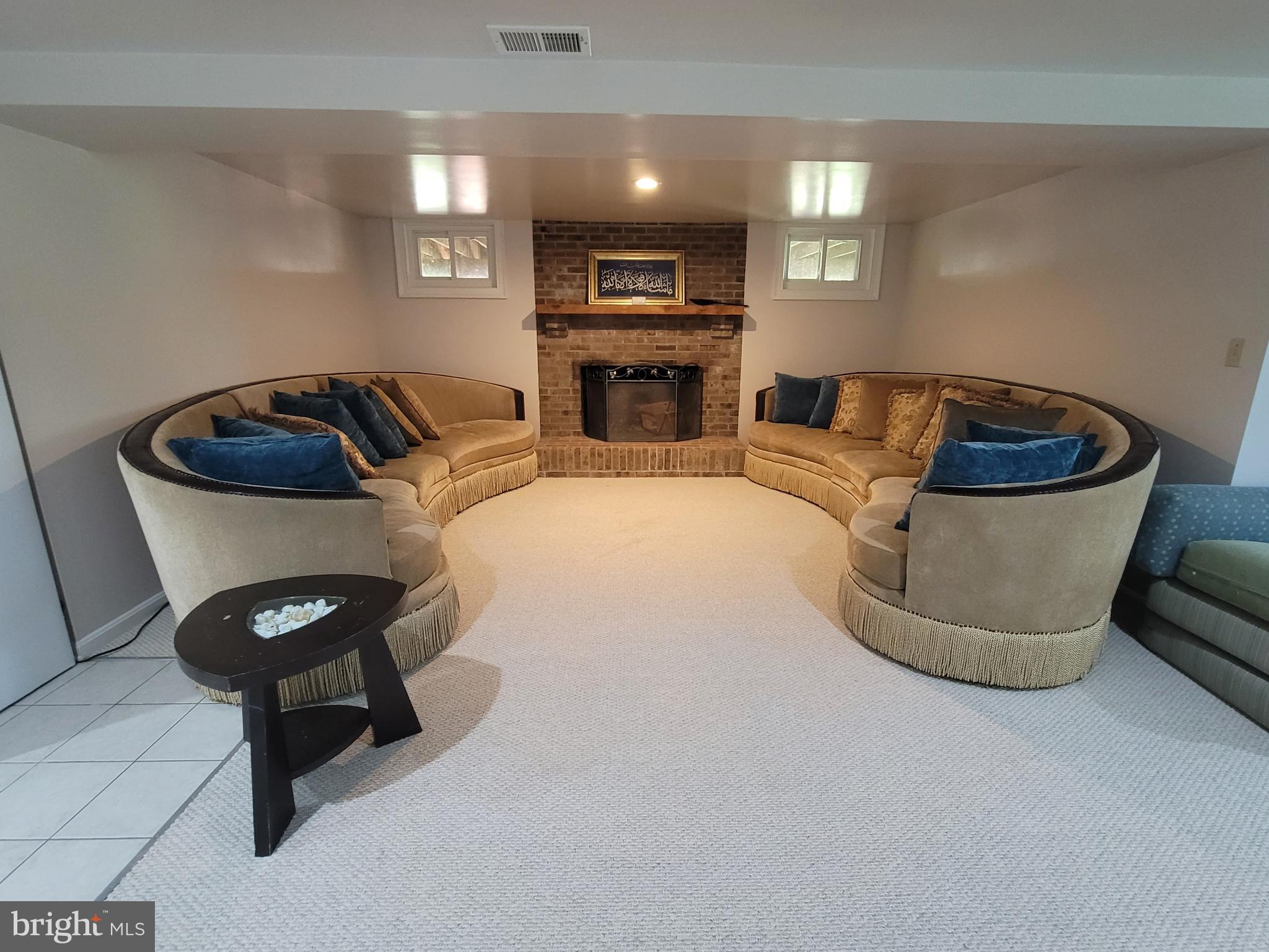 ROBEYS MEADOW - Residential Lease