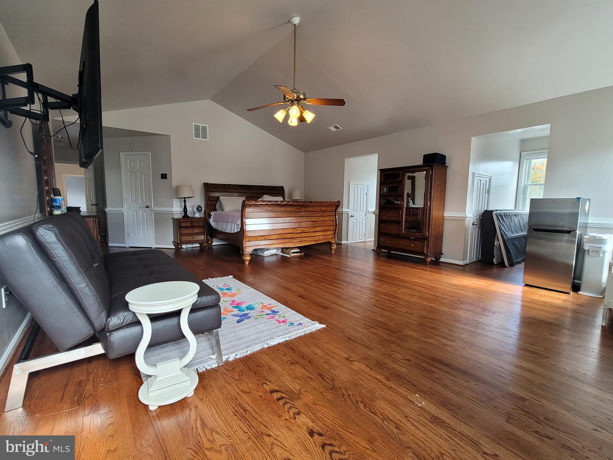 ROBEYS MEADOW - Residential Lease